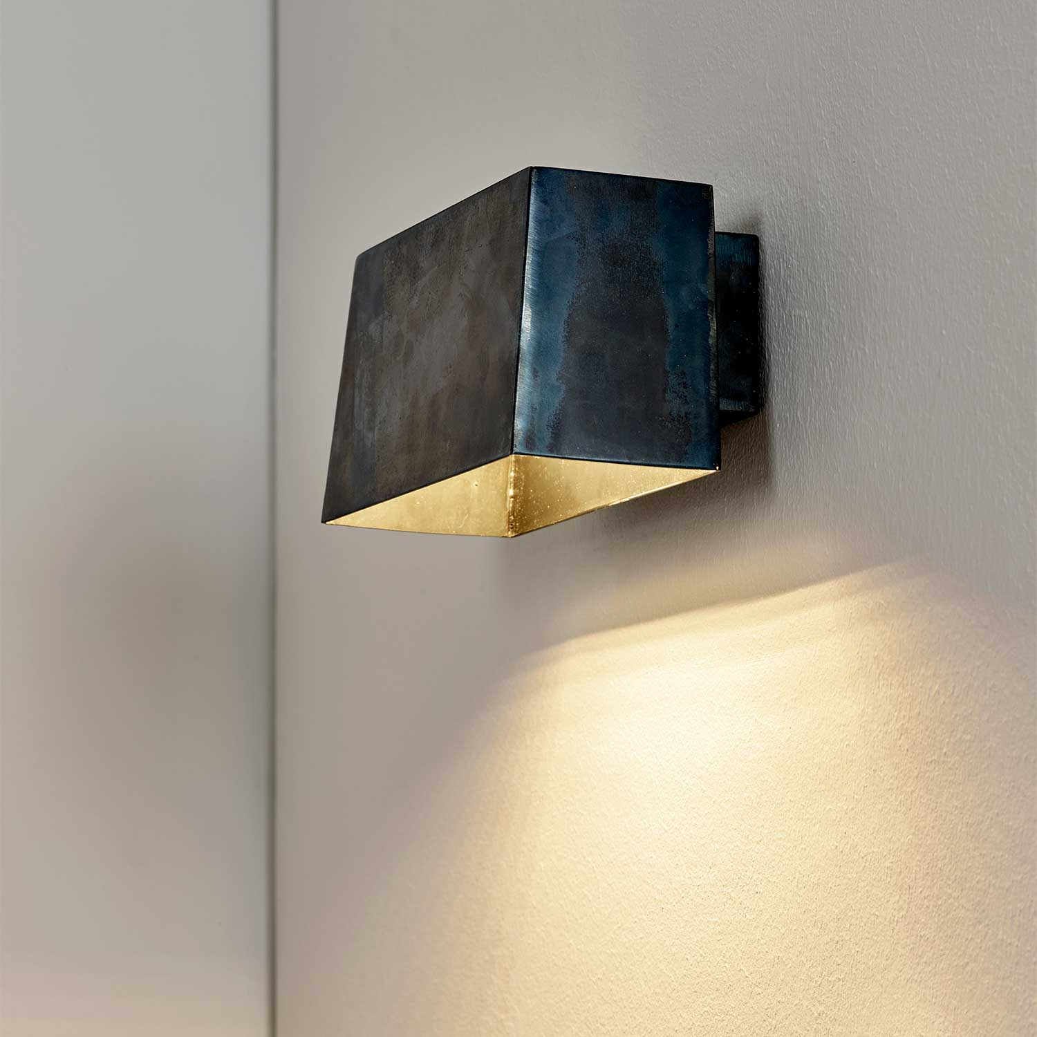 Sofisticato Nr.36 - Applique murale LED en acier bleui, style industriel