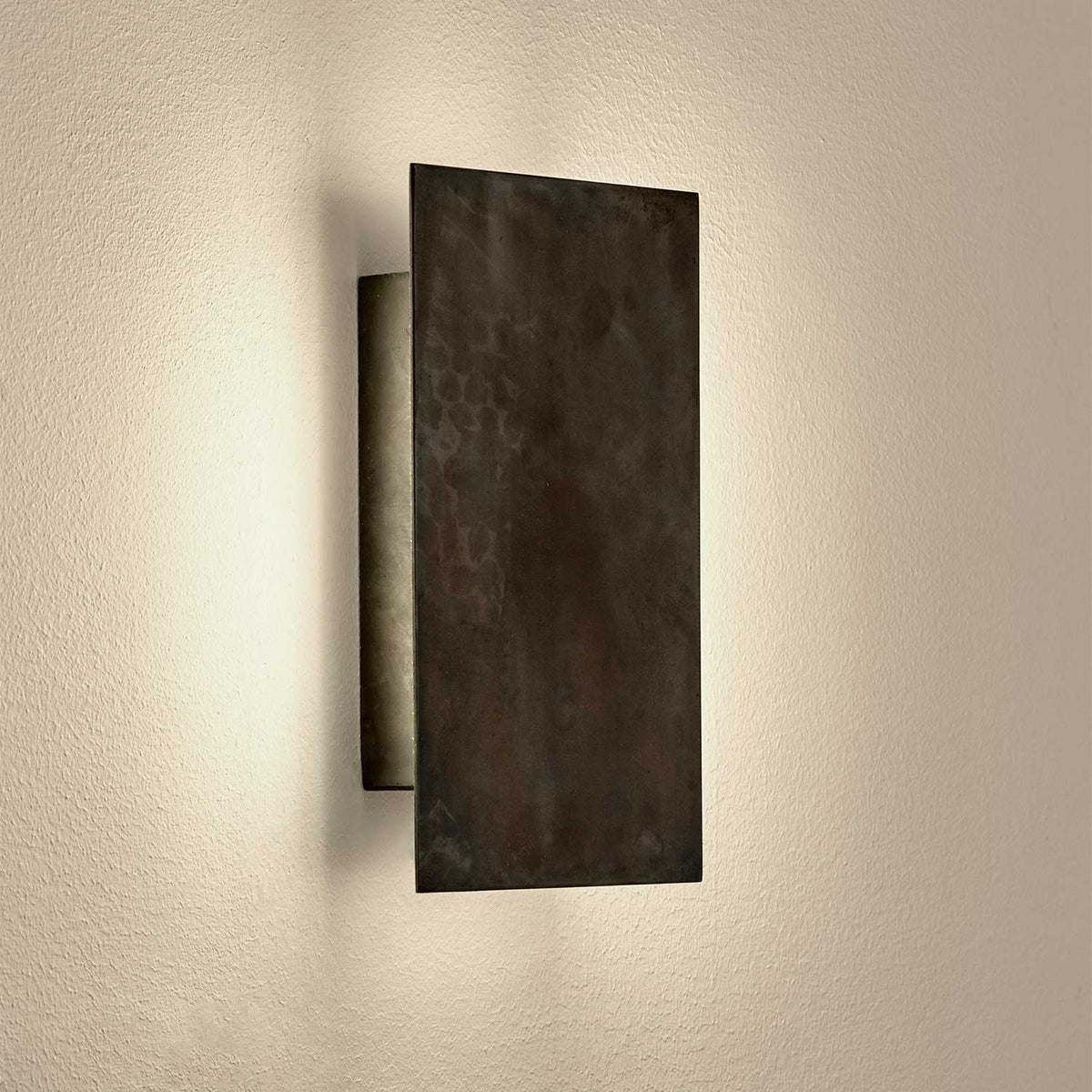 Sofisticato Nr.40 - Applique murale LED en acier bleui, style industriel