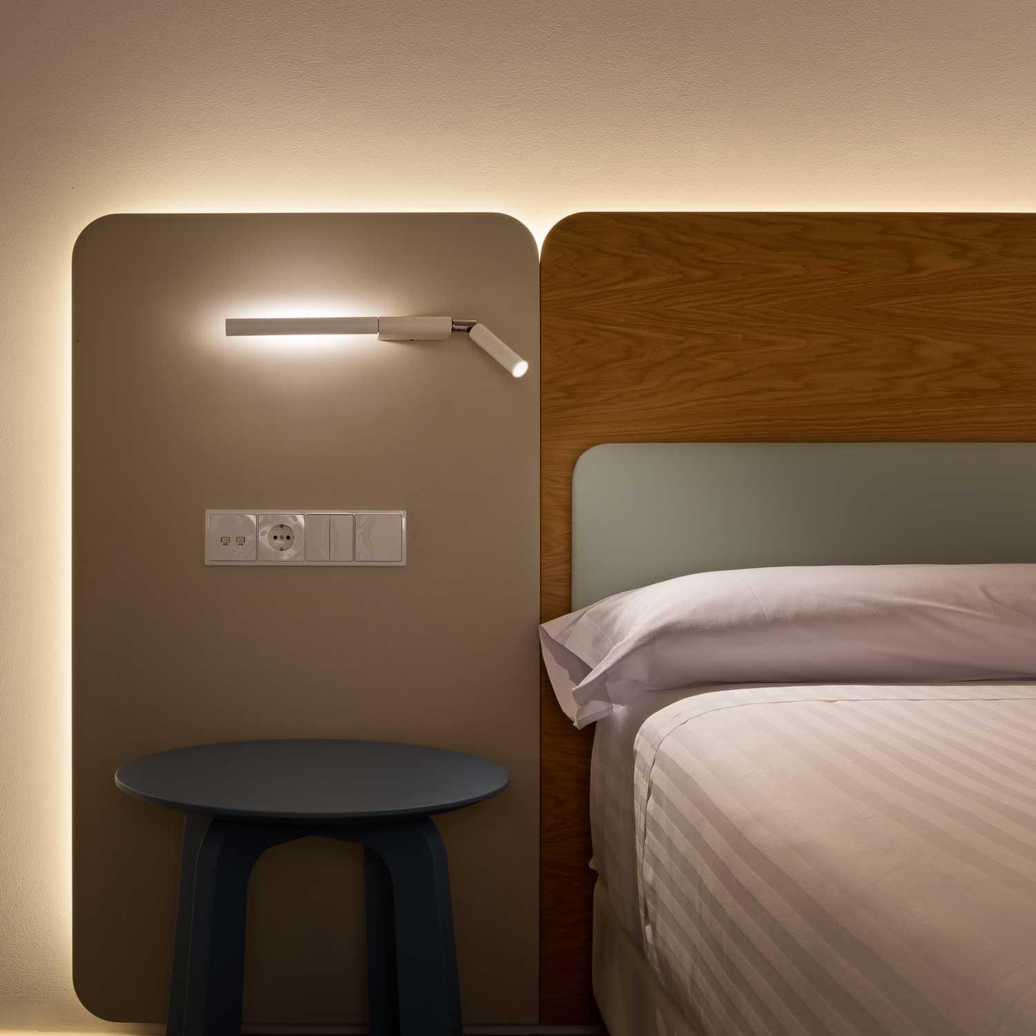 Canut - Applique murale liseuse led en acier pour chambre