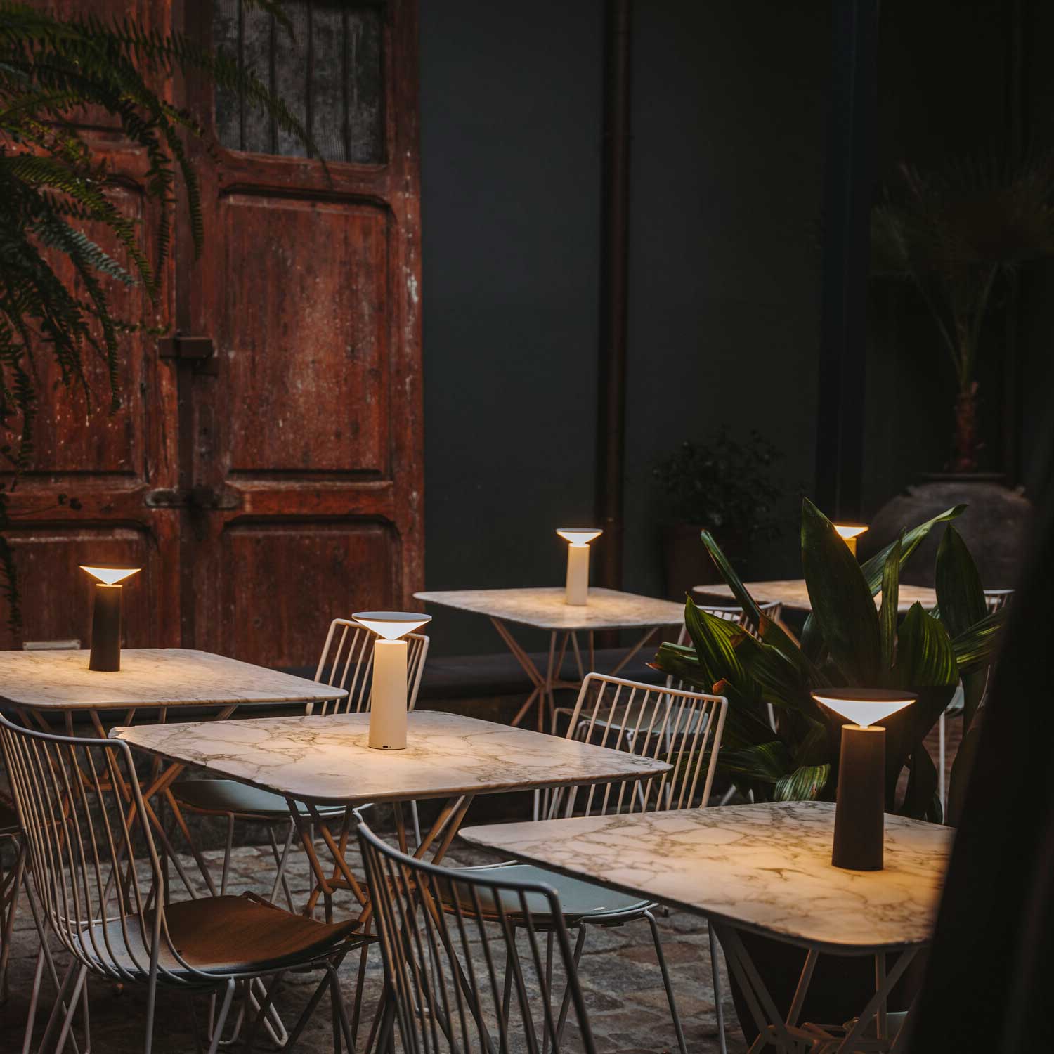 Cocktail - Wireless design lamp for dining table