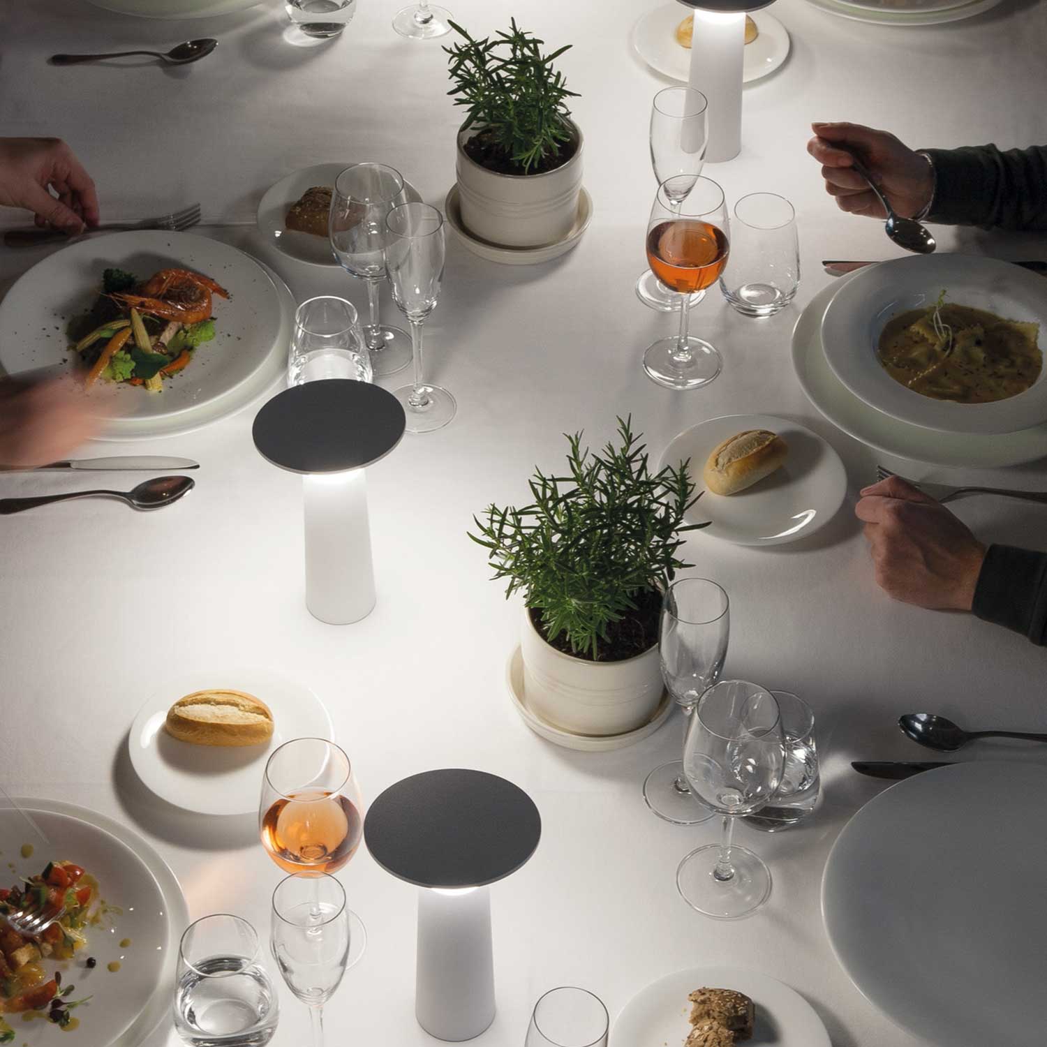 Cocktail - Wireless design lamp for dining table