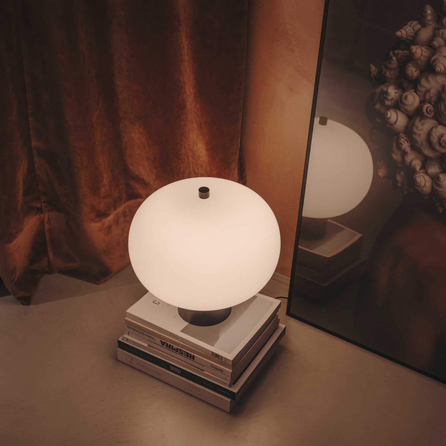 Ilargi - LED bedside lamp in glass with design for bedroom