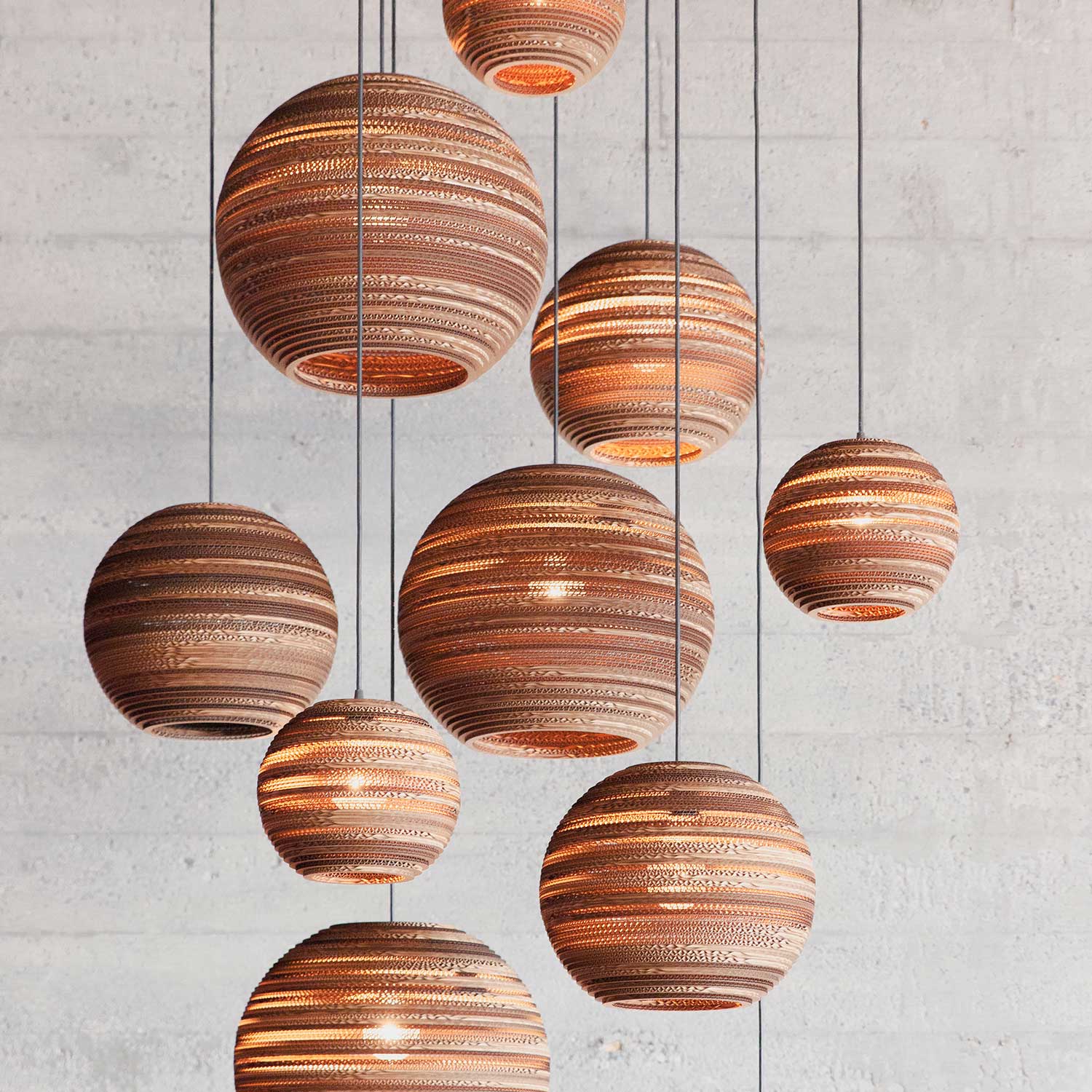 Scraplights Moon - Grande suspension boule en carton pour salon