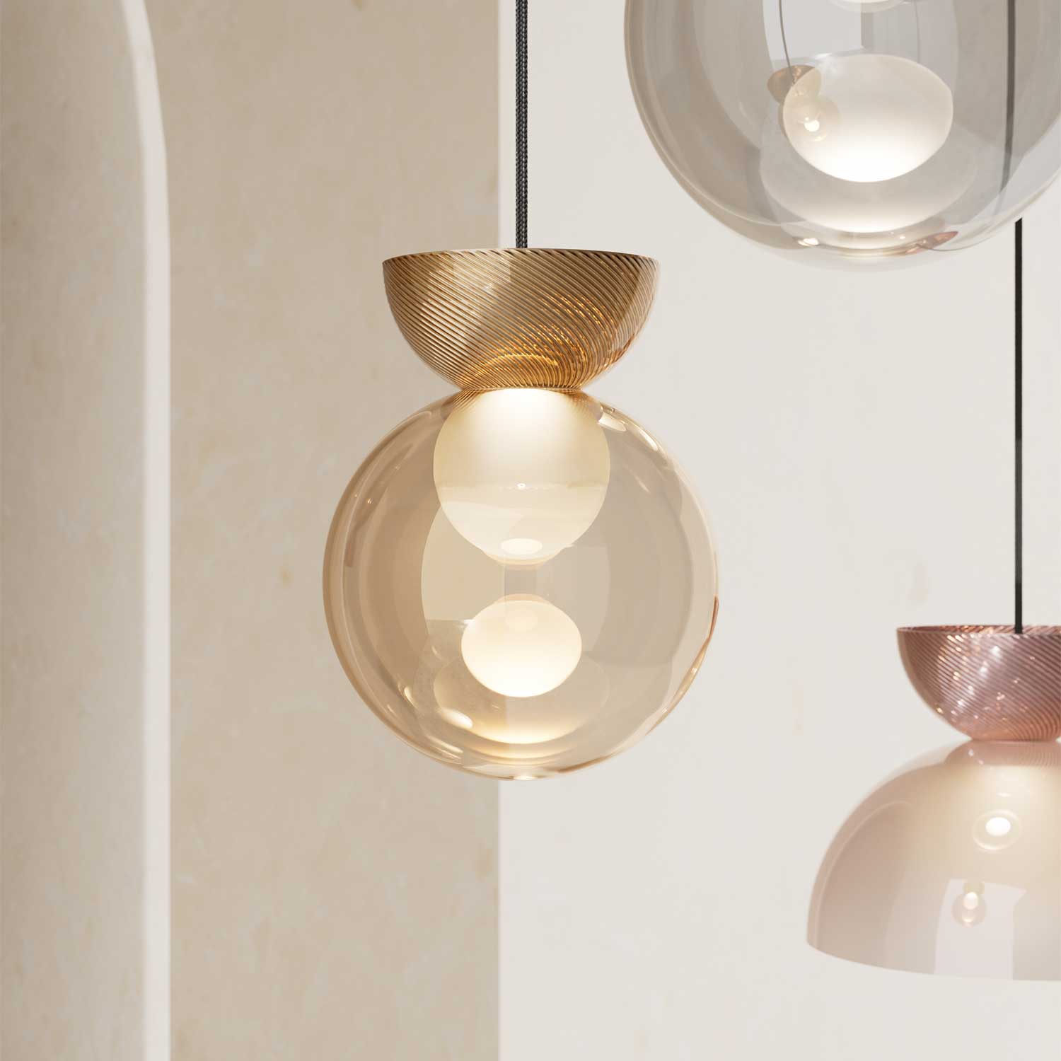 CHARM - Sospensione lussuosa sfera in vetro contemporanea