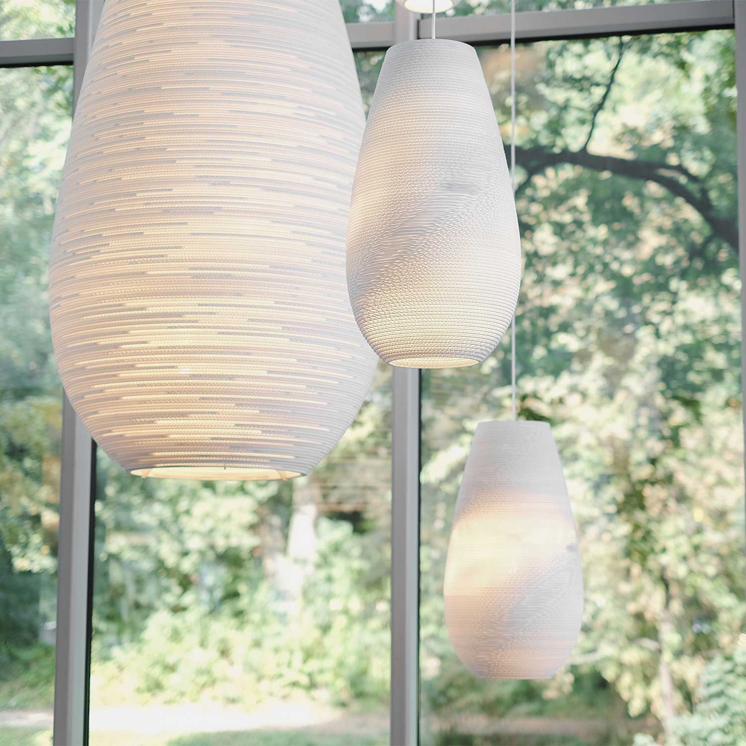 Scraplights Drop - Lámpara colgante blanca de diseño en cartón para salón