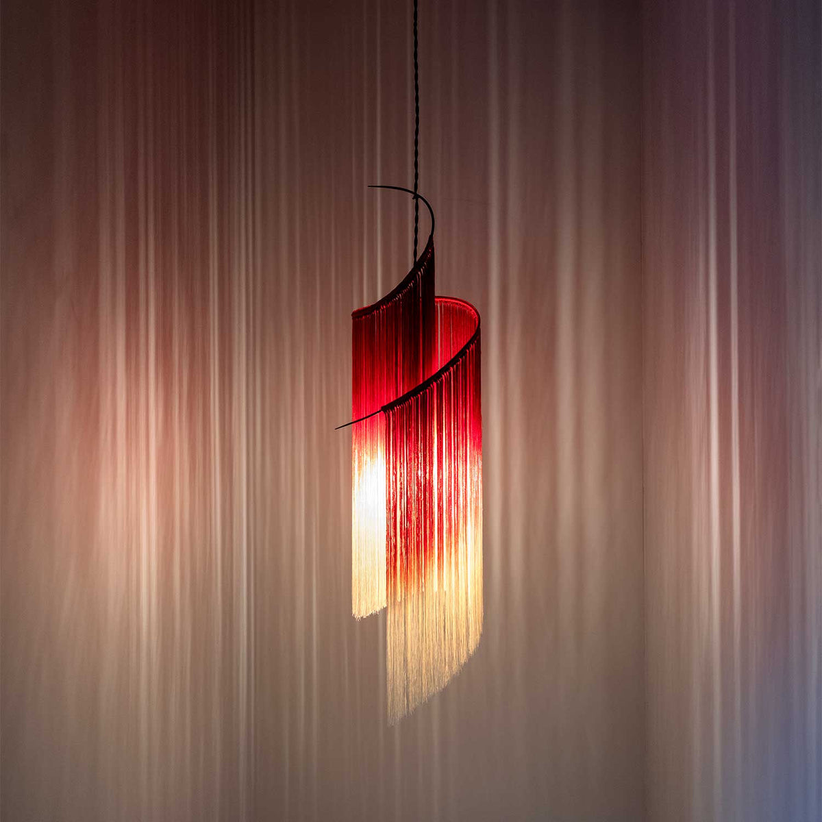 Rey 1 - Suspension en acier et viscose, style minimaliste