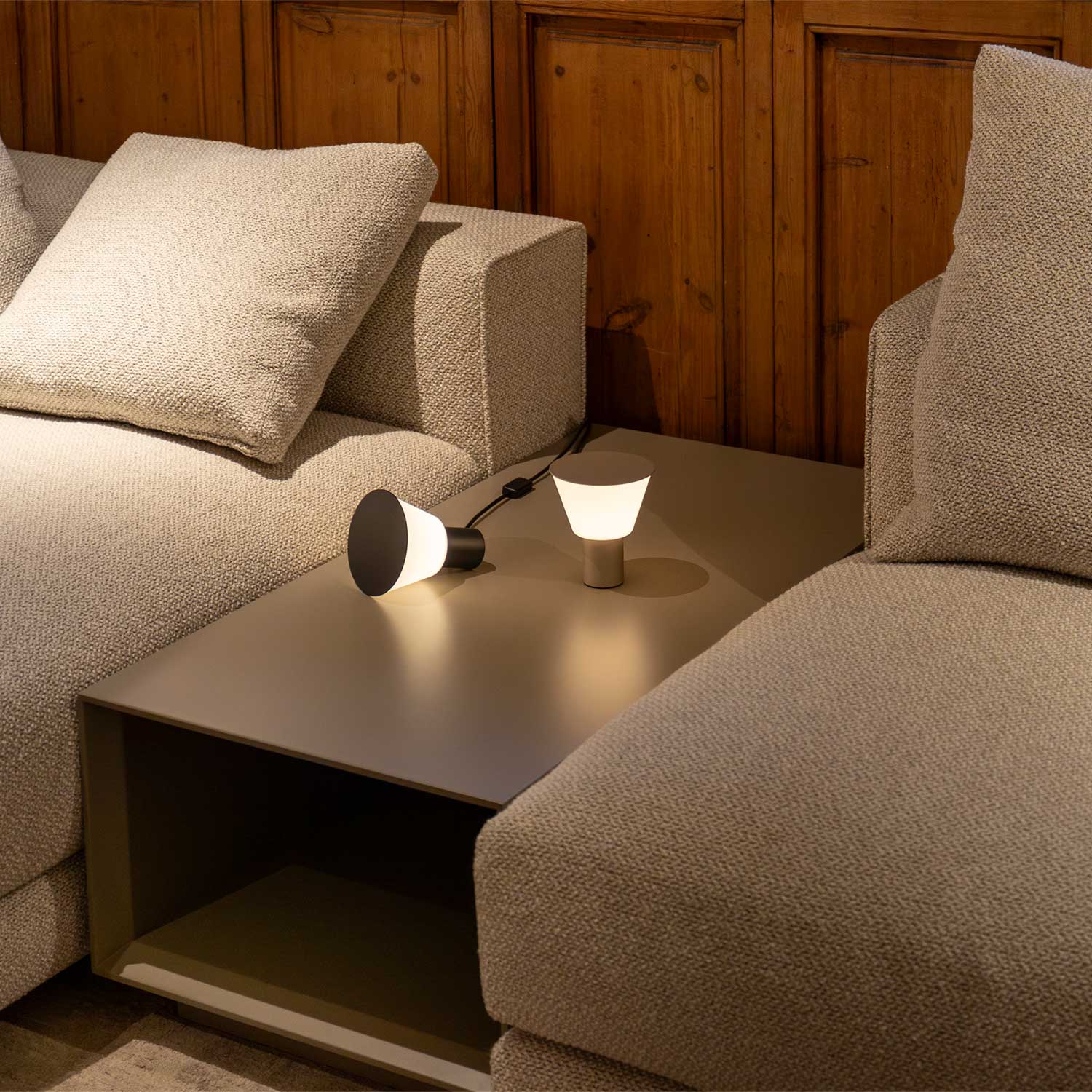 Belt - Lampe à poser LED design contemporain pour salon