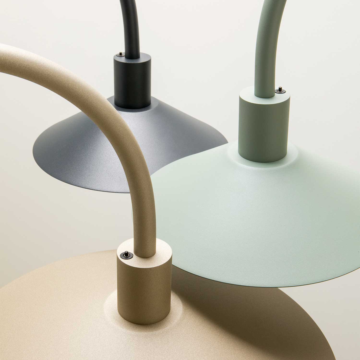 Belt - Lampada da terra led design in acciaio per soggiorno moderno