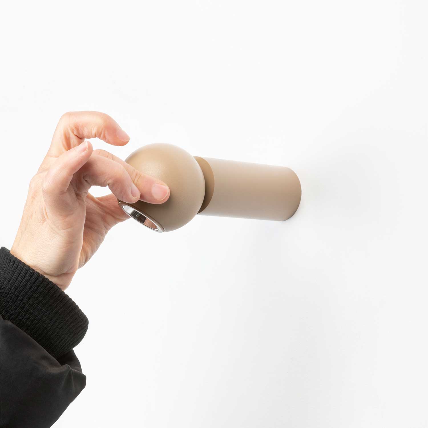 Compass - Design LED wall sconce in steel for living room