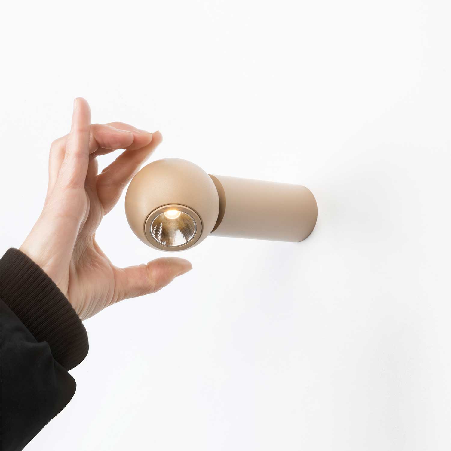 Compass - Design LED wall sconce in steel for living room