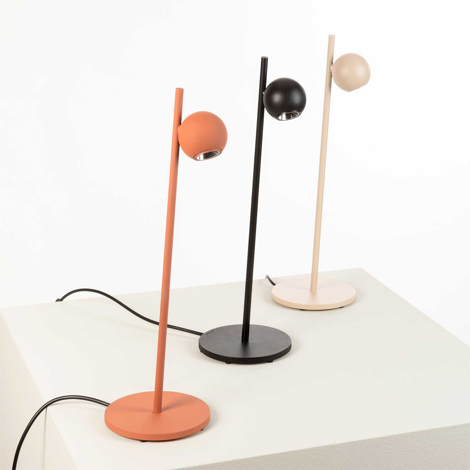 Compass - dimmbare LED-Schreibtischlampe aus Stahl