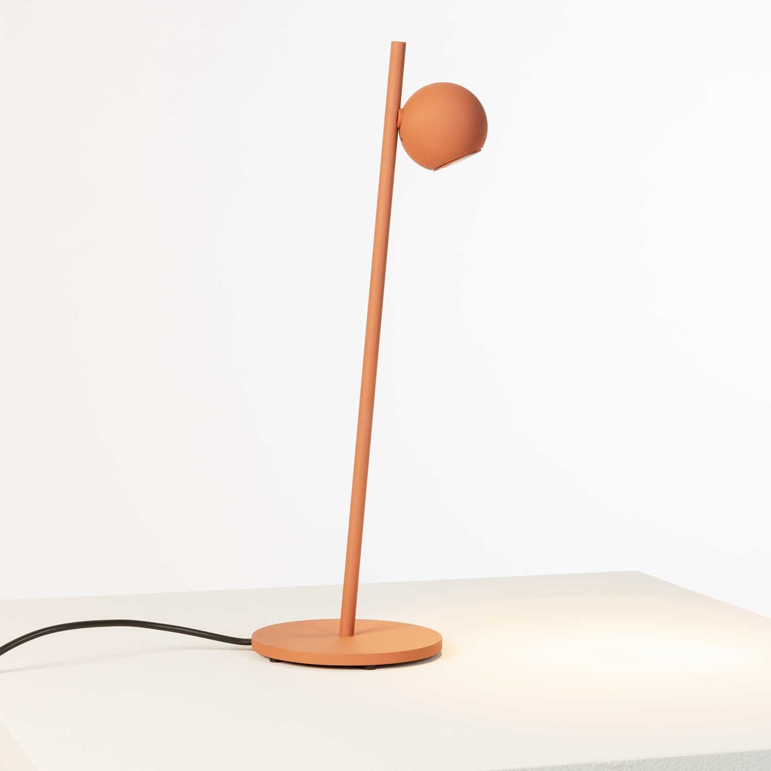 Compass - Lampe de bureau led dimmable en acier