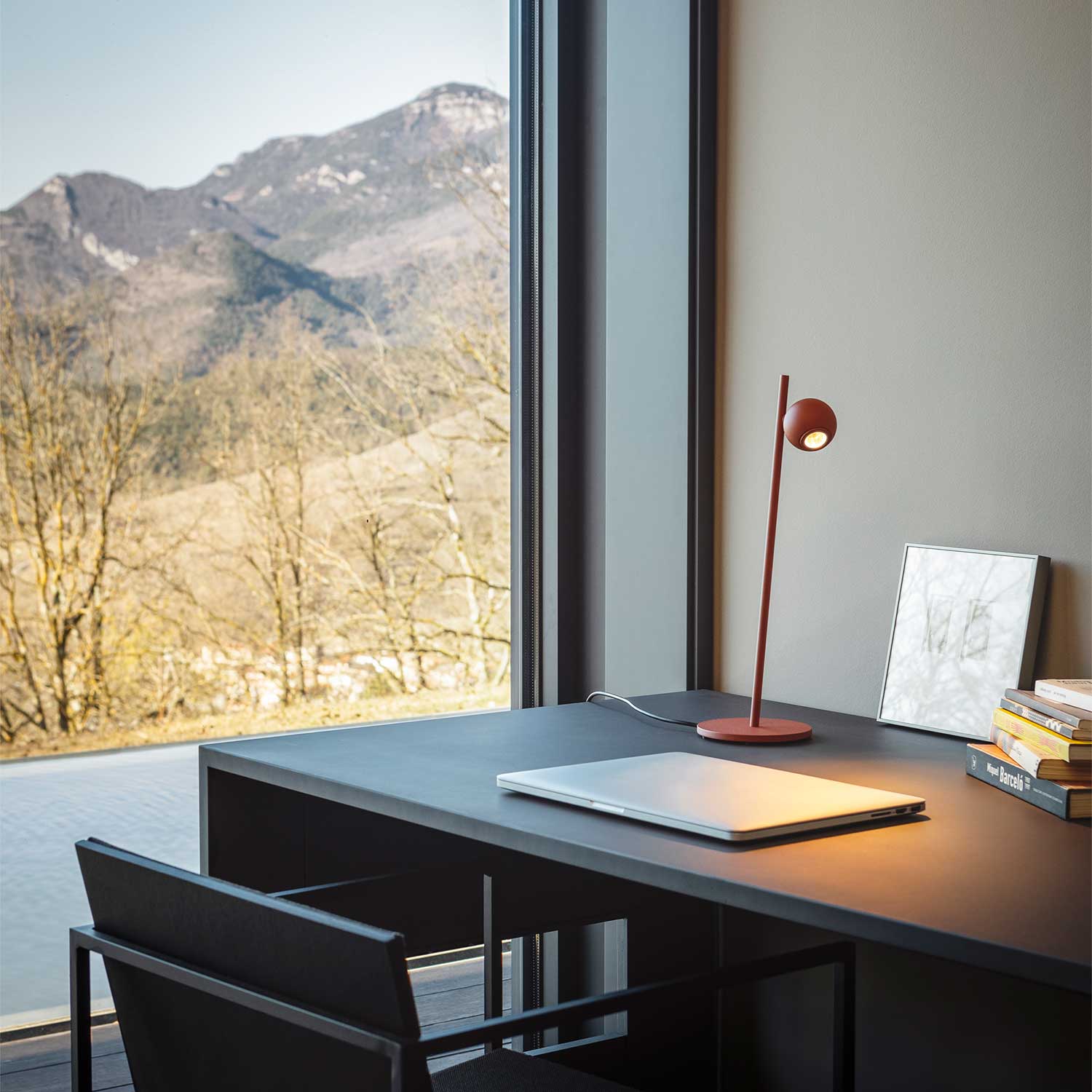 Compass - Lampe de bureau led dimmable en acier