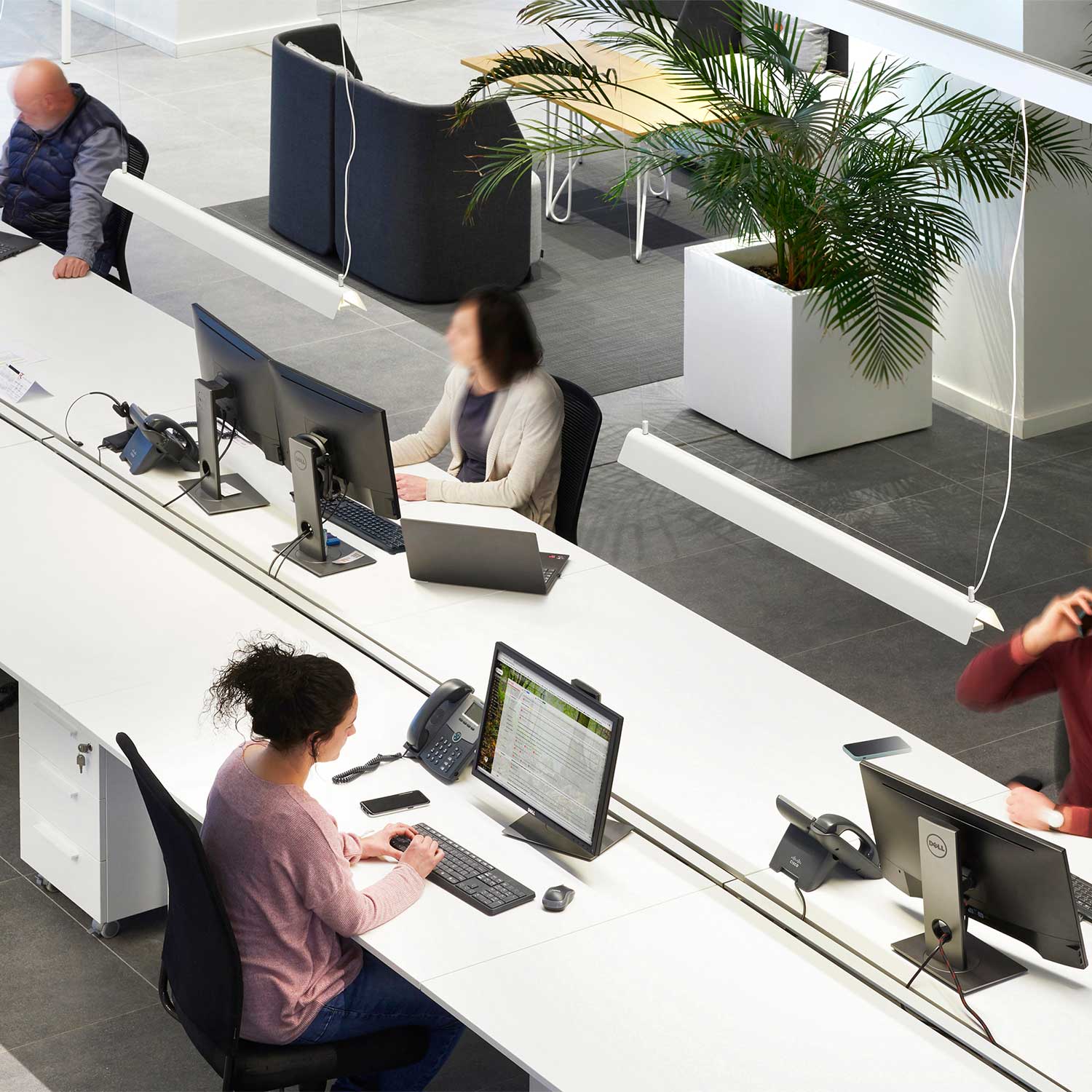 Gada - Минималистичная дизайнерская подвеска из стали для офисов