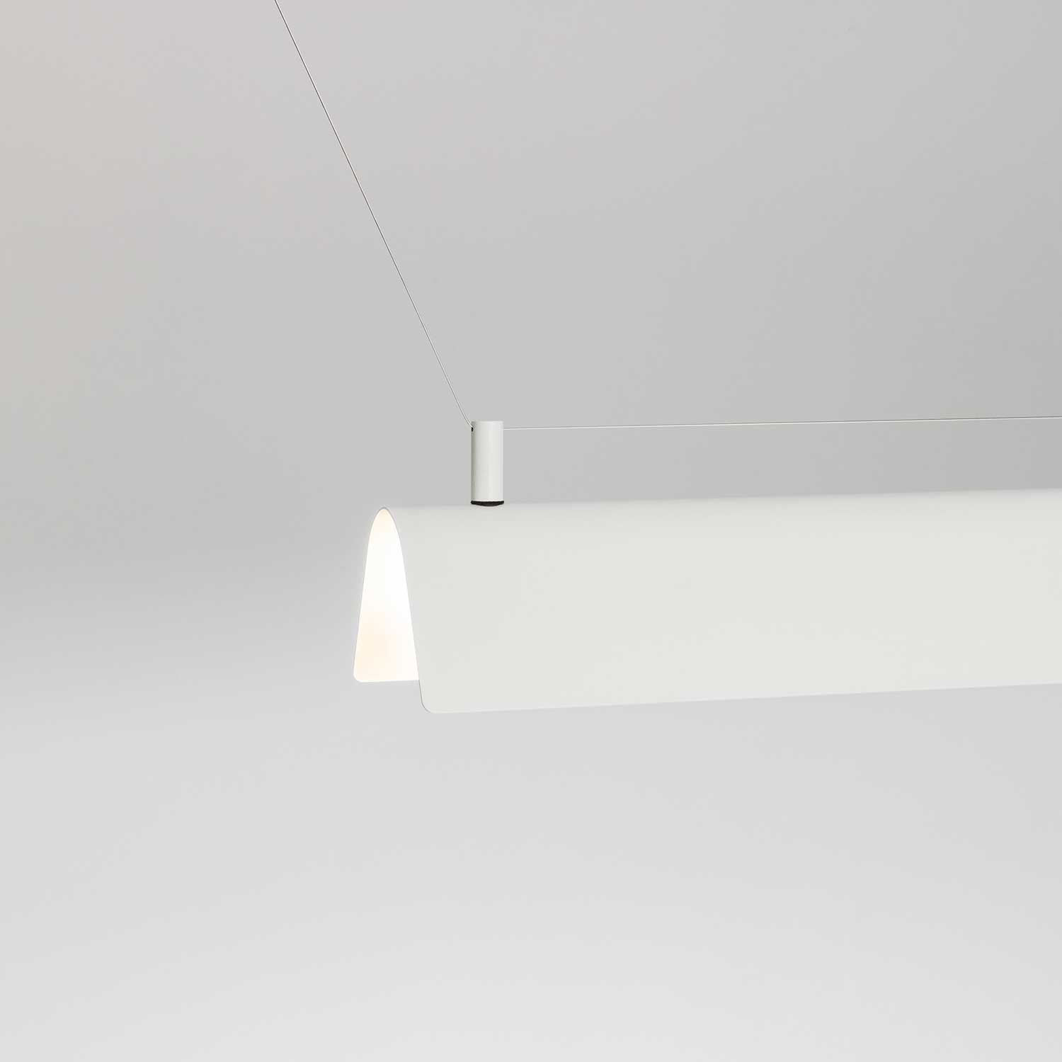 Gada - Минималистичная дизайнерская подвеска из стали для офисов