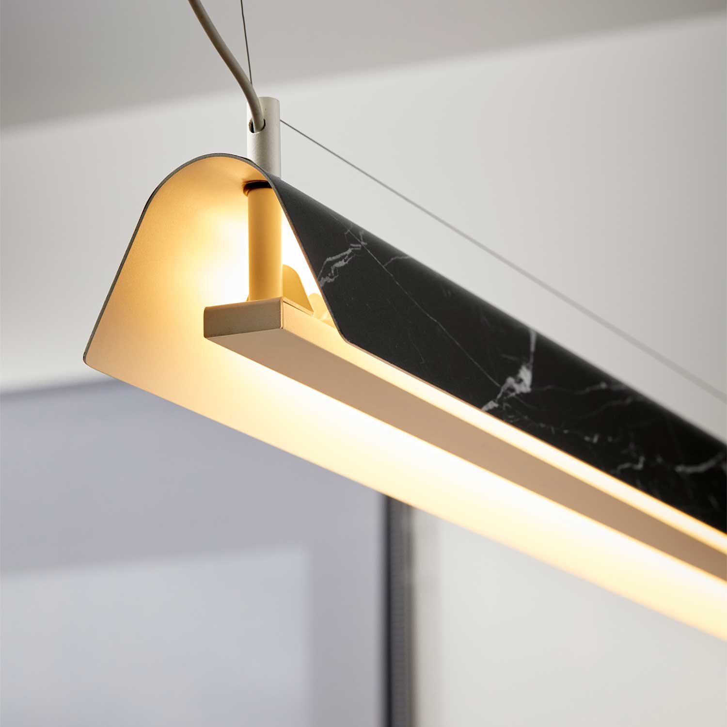 Gada - Минималистичная дизайнерская подвеска из стали для офисов