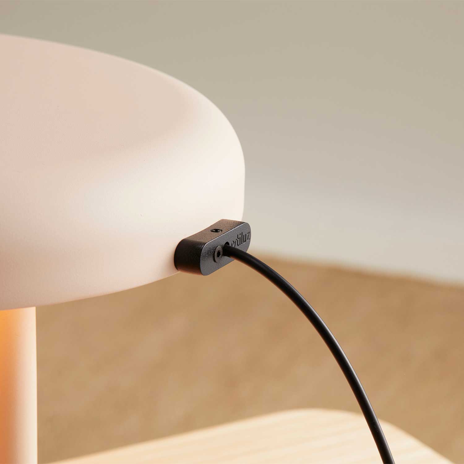 Mood - Lampada da tavolo rosa design con led dimmerabile