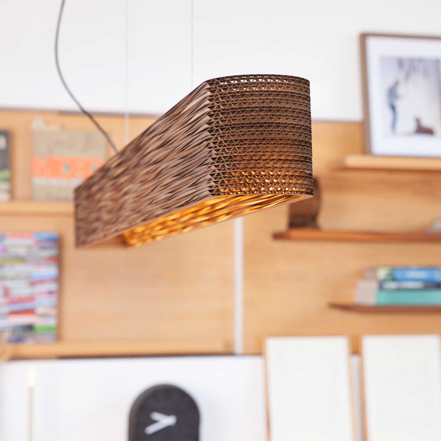 Hewn - Lámpara colgante LED de cartón para comedor de diseño