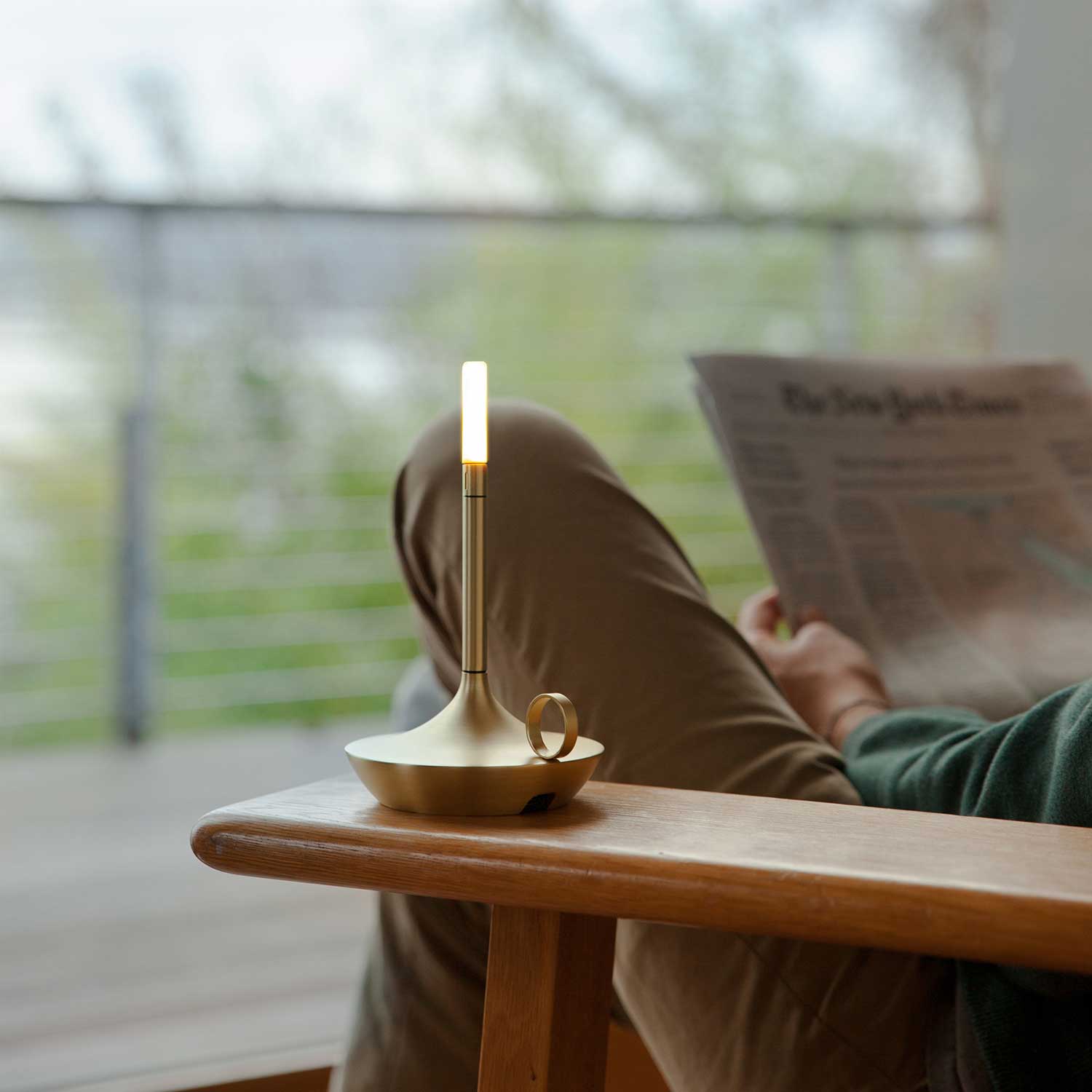 Wick - Переносная беспроводная перезаряжаемая лампа в форме свечи