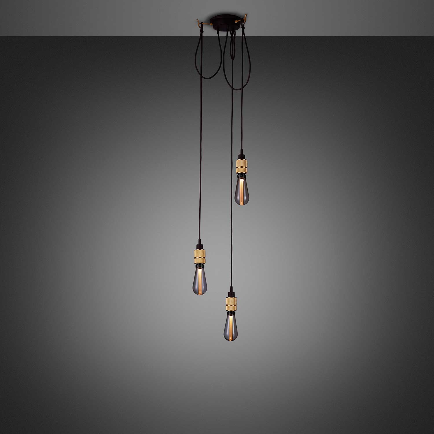 Hooked 3.0 Nude - дизайнерская металлическая люстра для индустриальной столовой