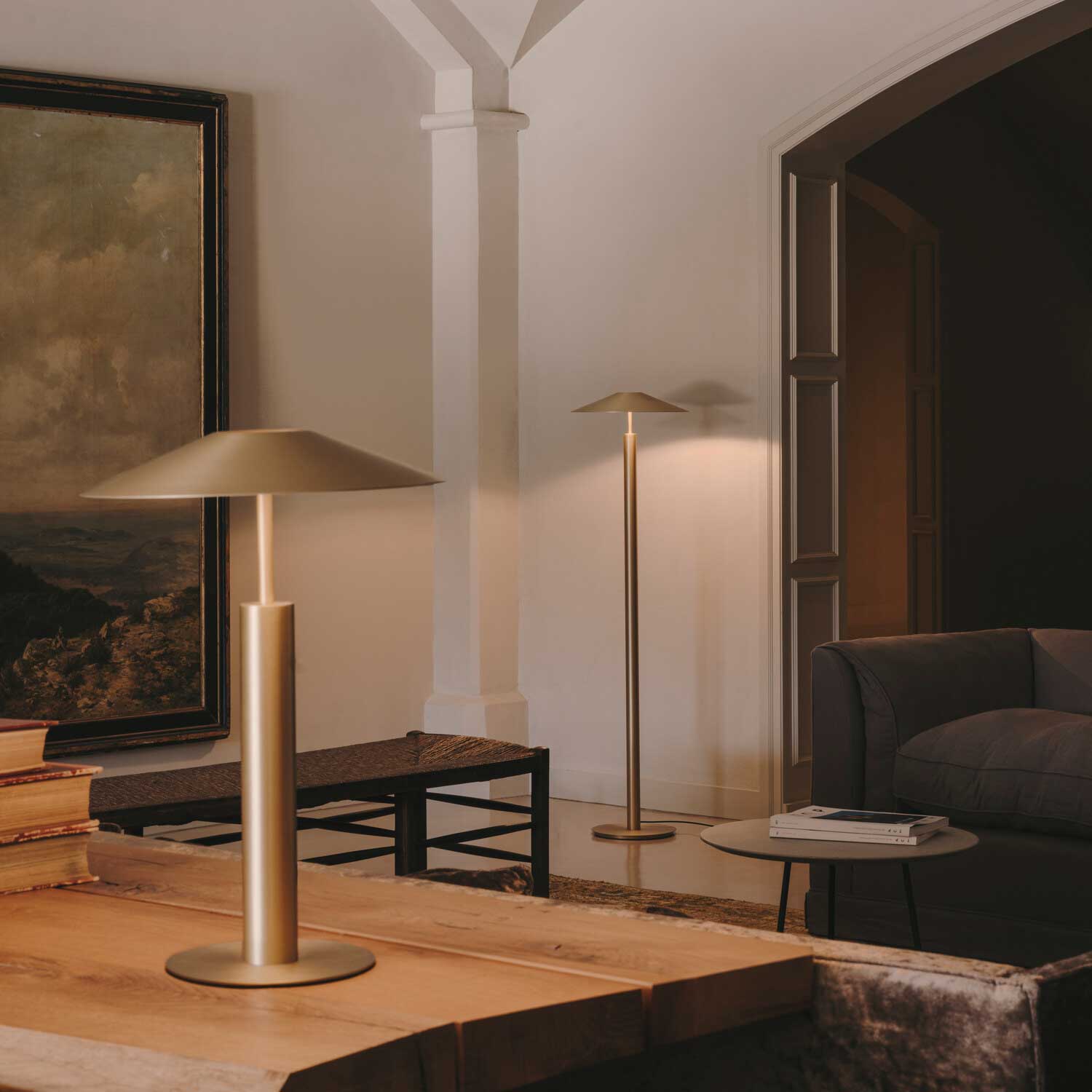 H - Vintage-style metal LED desk lamp