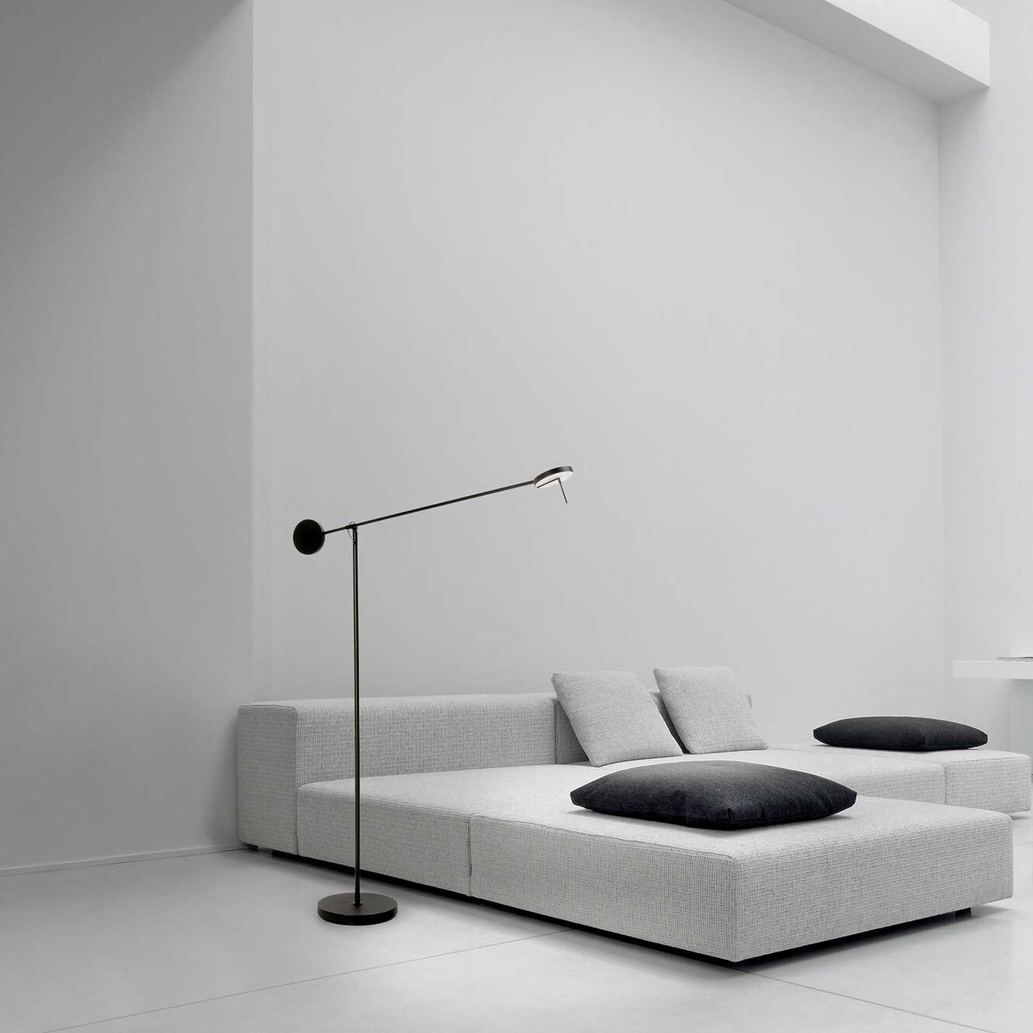 Invisible - Lámpara de pie LED de diseño minimalista para salón