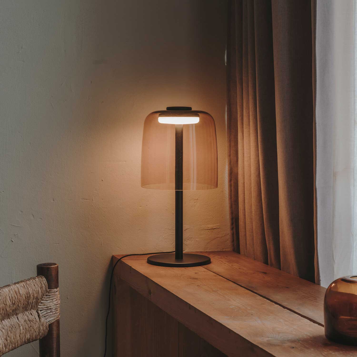 Levels 1 - LED bedside lamp in glass design for bedroom