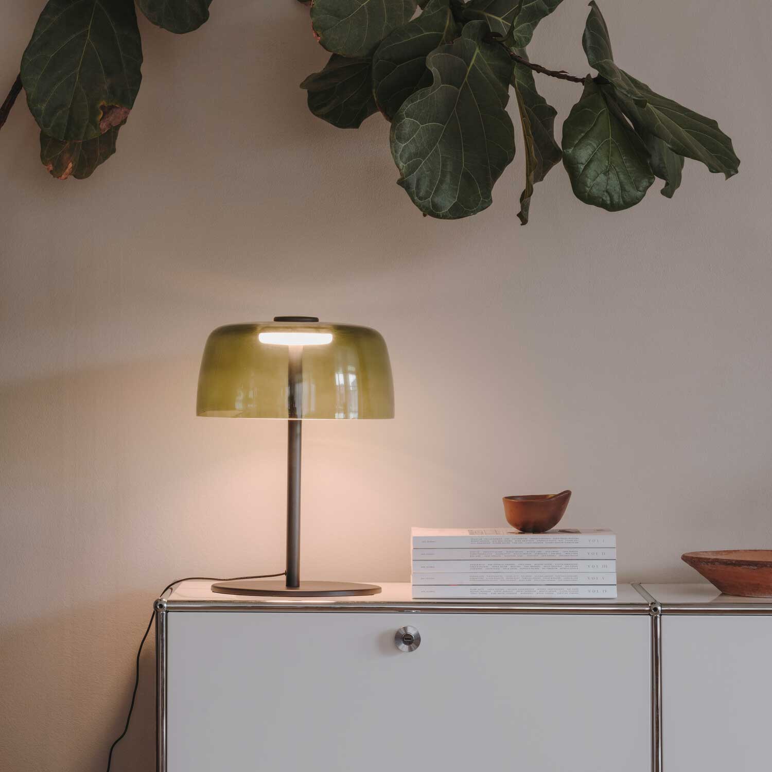 Levels 1 - LED bedside lamp in glass design for bedroom