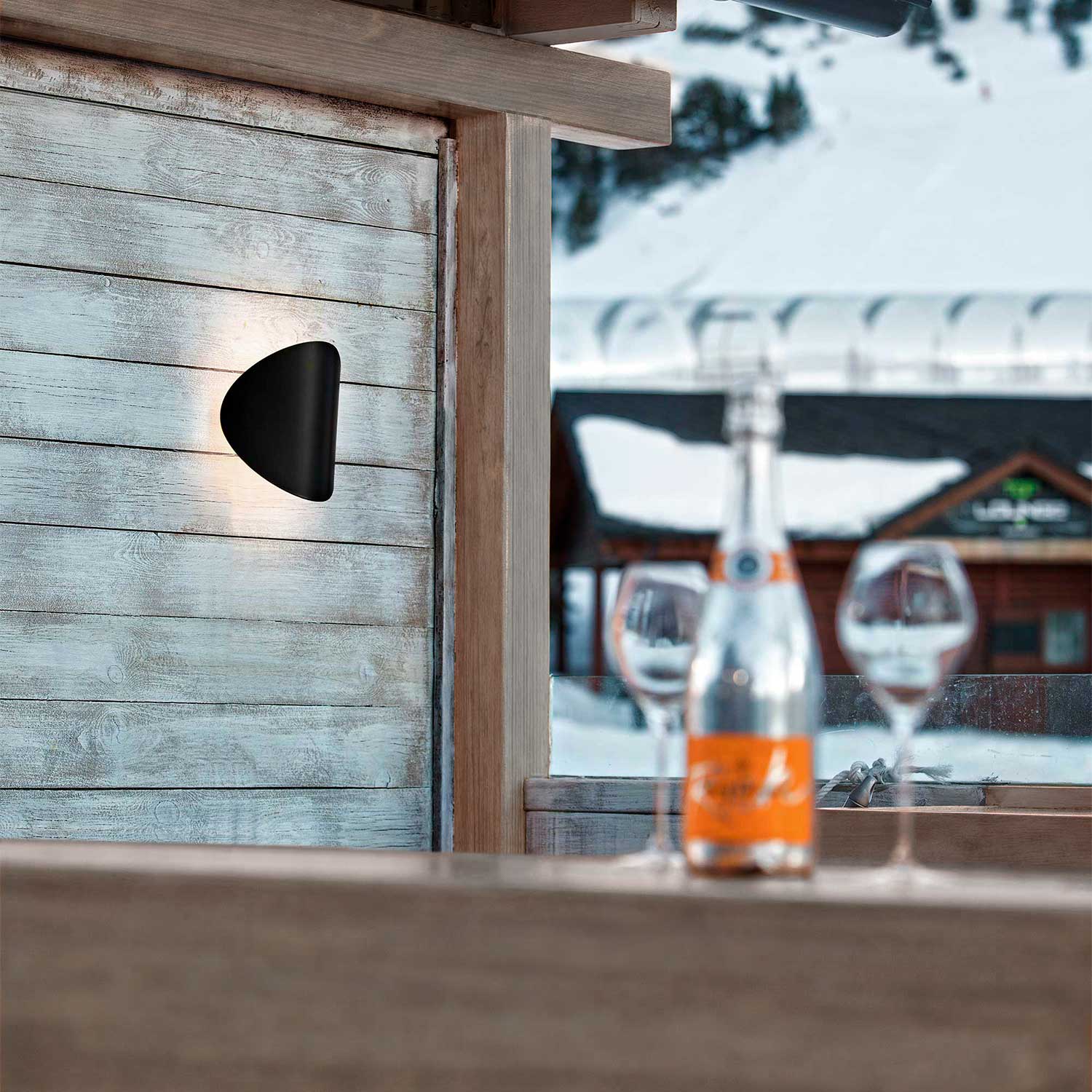 Lune - Außenwandleuchte aus Stahl im zeitgenössischen Design