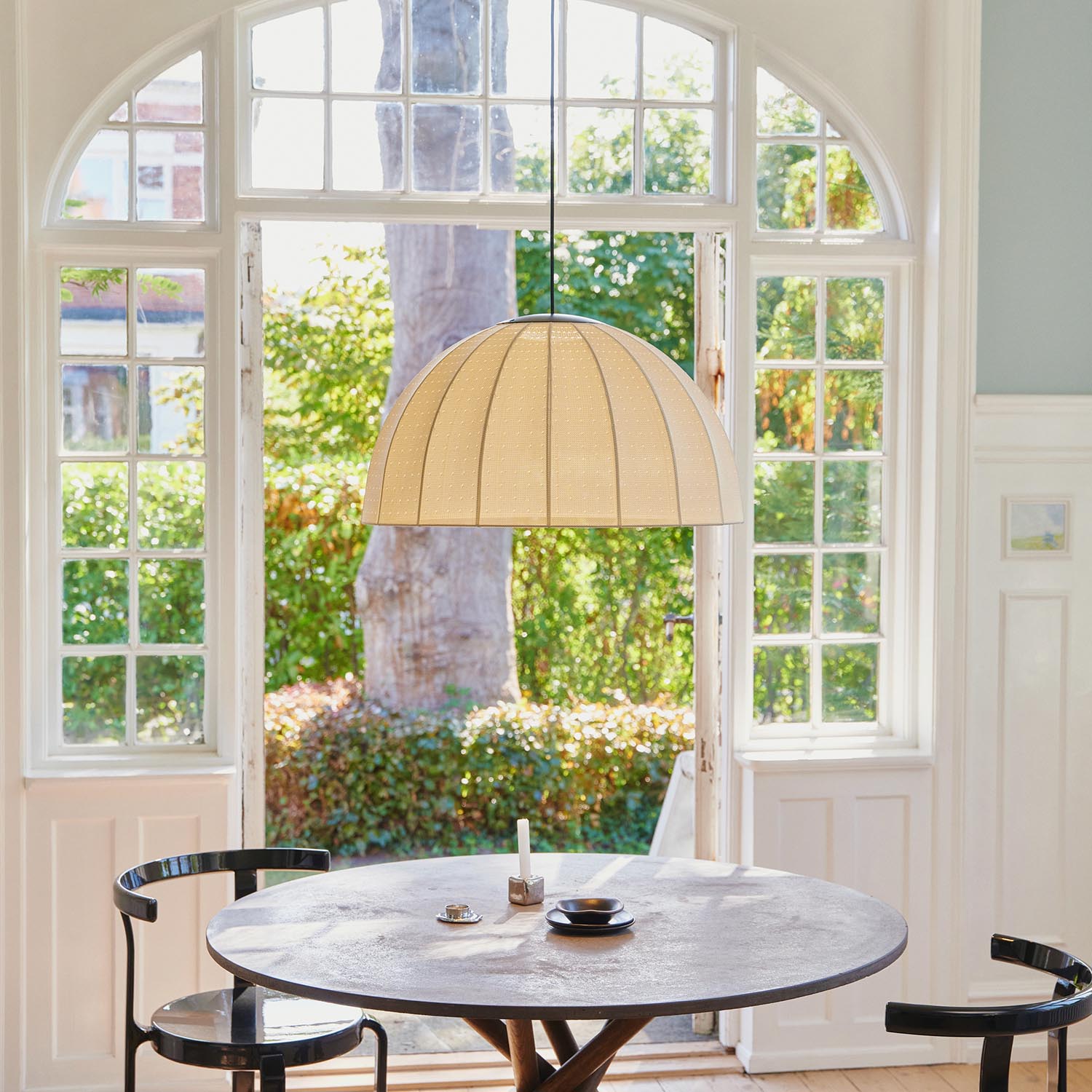 MOLLIS - LED-Hängeleuchte aus Stoff in kuppelförmigem Design