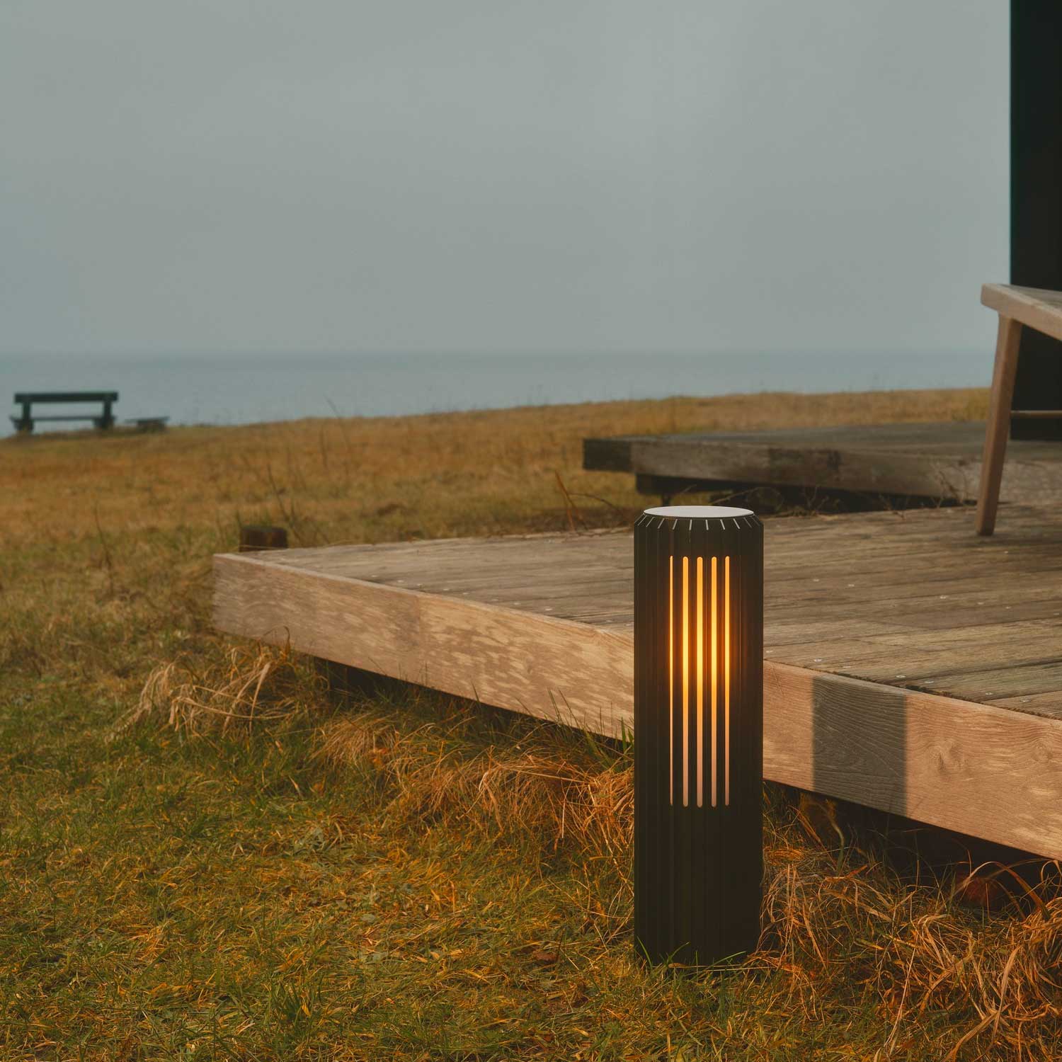 Aludra - Borne lumineuse LED de jardin en acier contemporain