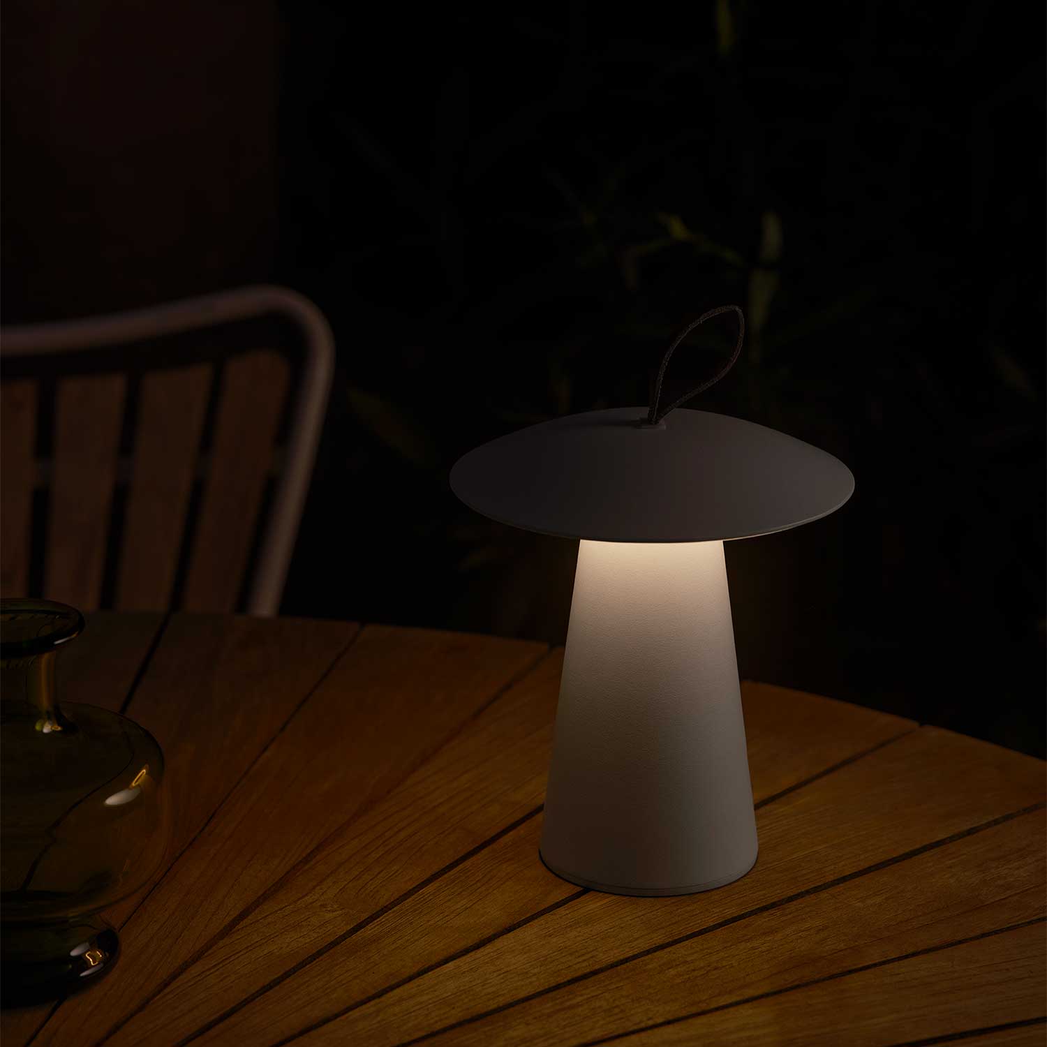 Ara - Lampe LED sans fil rechargeable pour extérieur moderne
