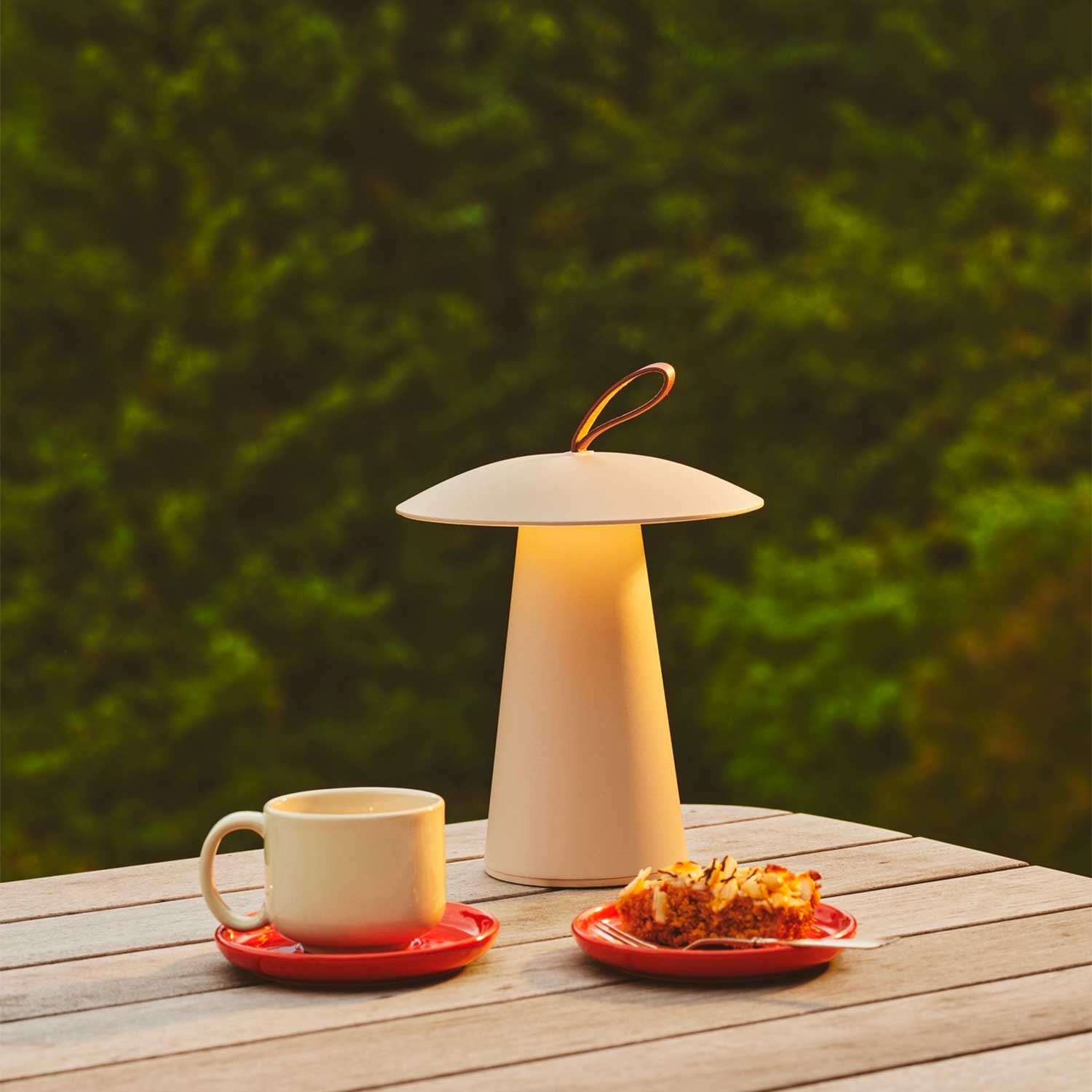 Ara - Lampe LED sans fil rechargeable pour extérieur moderne