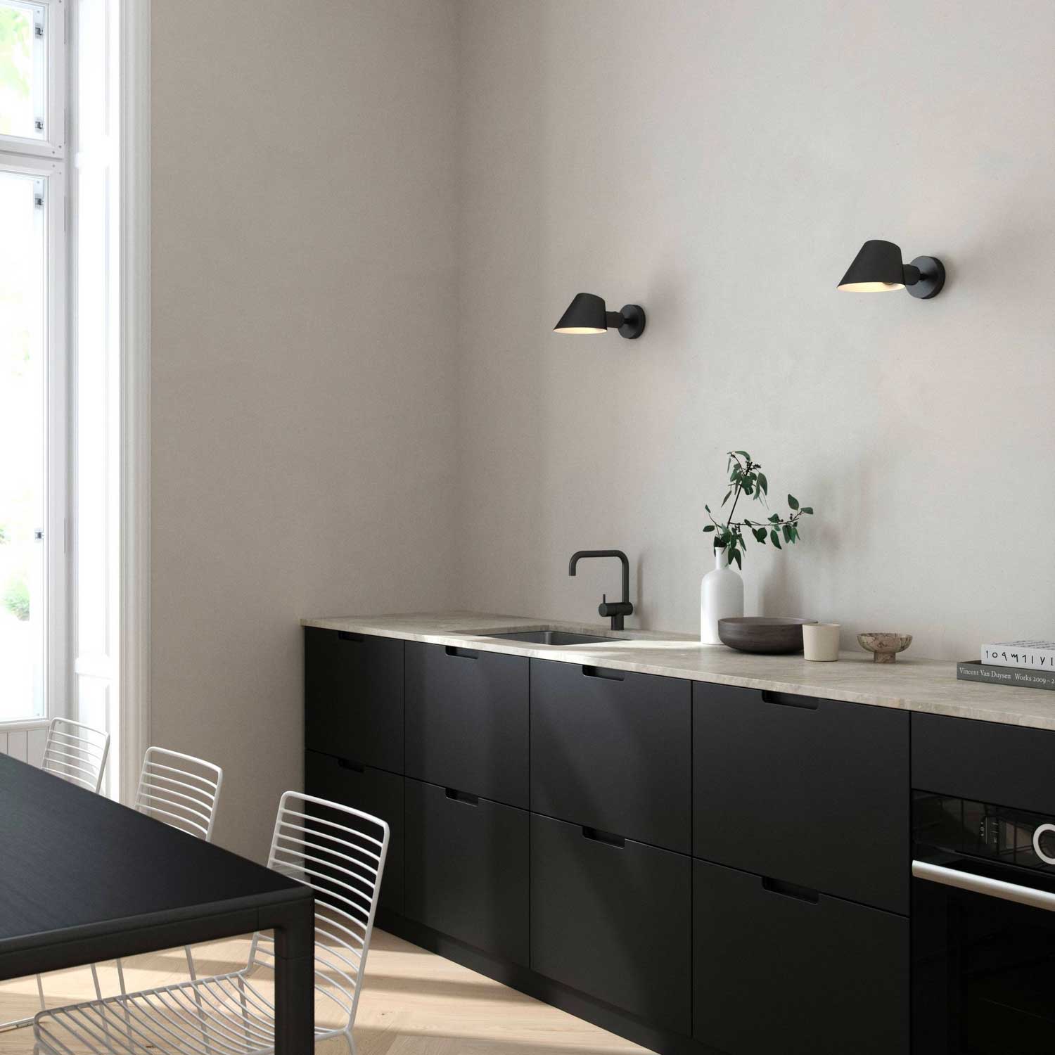 Stay - Applique murale moderne en acier pour salon ou cuisine