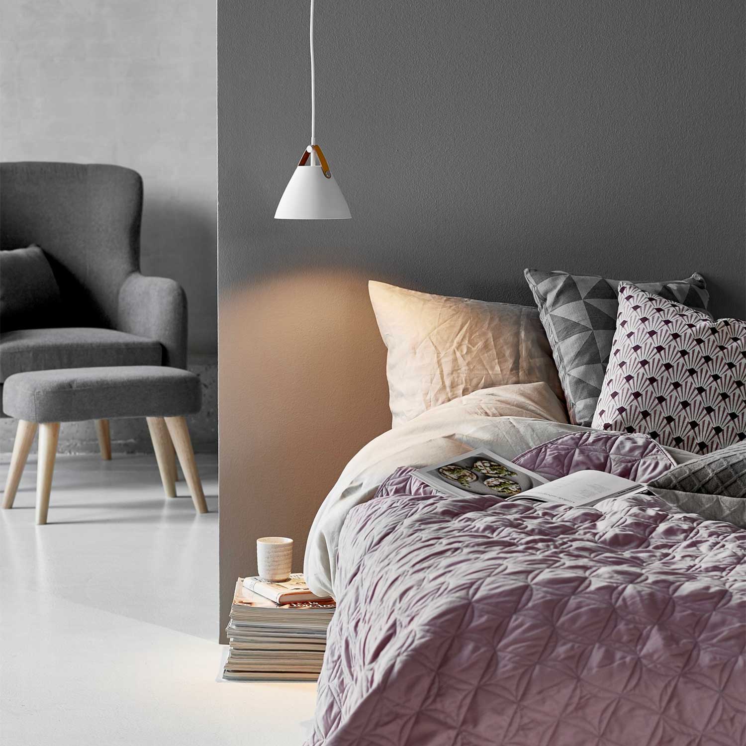 Strap - Suspension en acier et cuir pour chambre scandinave
