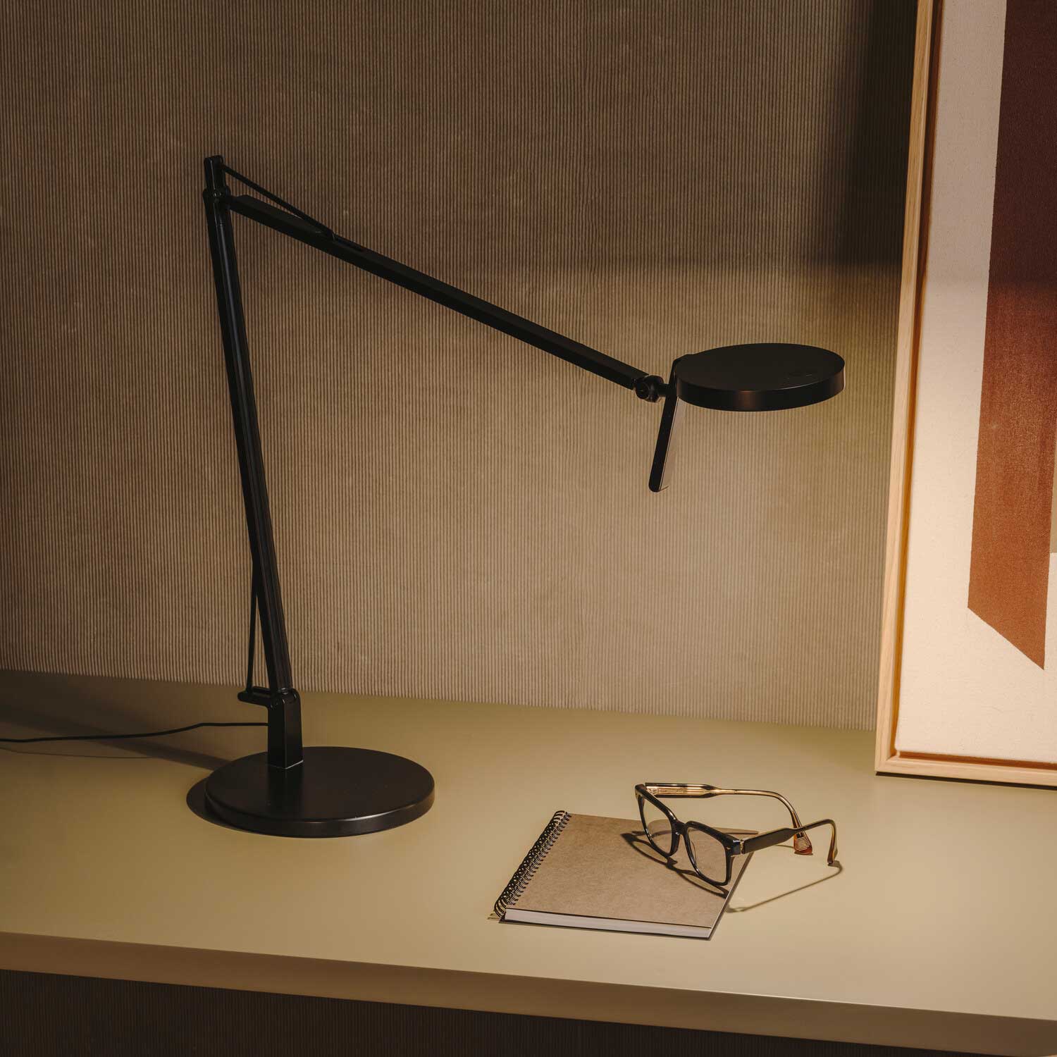 Maca - Minimalist design LED desk lamp