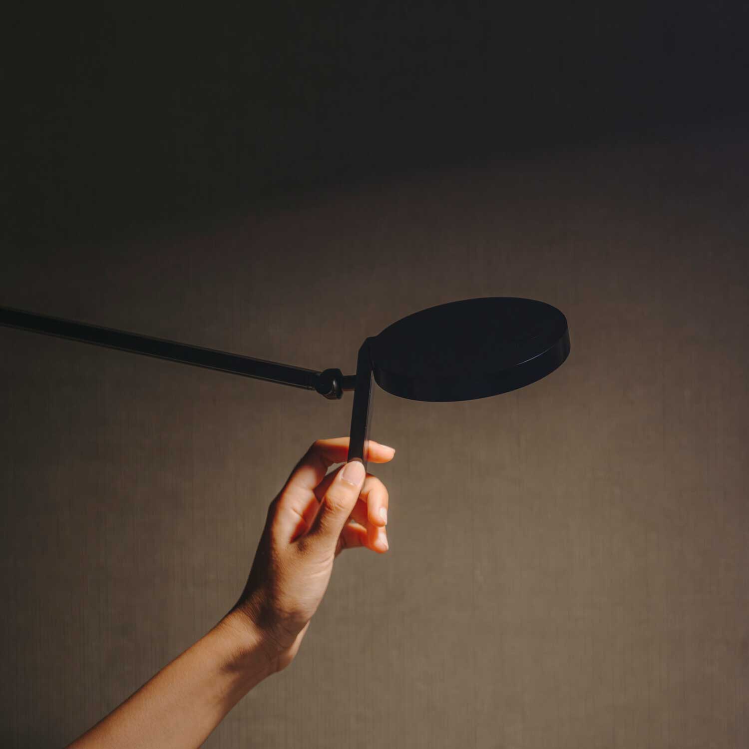 Maca - Minimalist design LED desk lamp