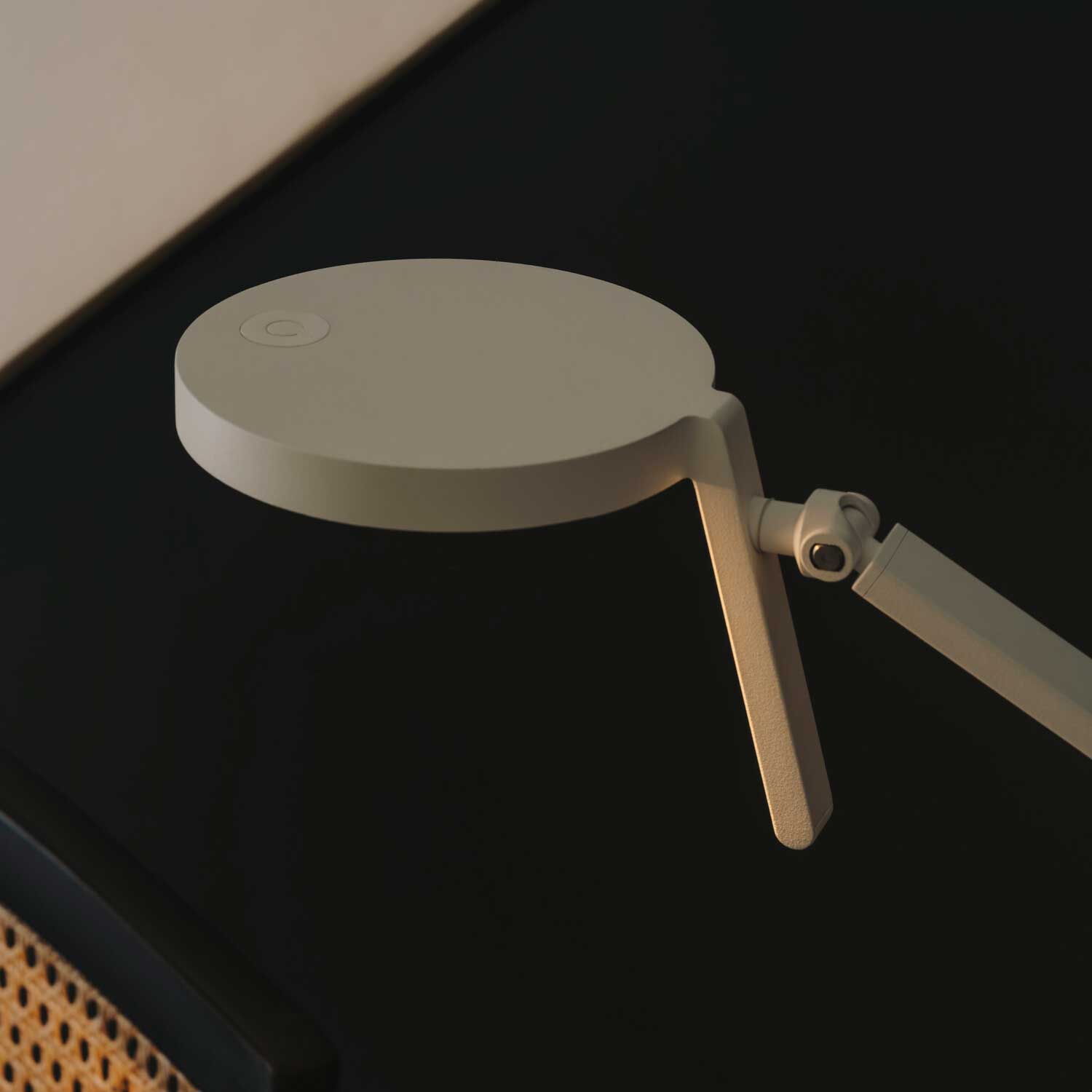 Maca - Minimalist design LED desk lamp