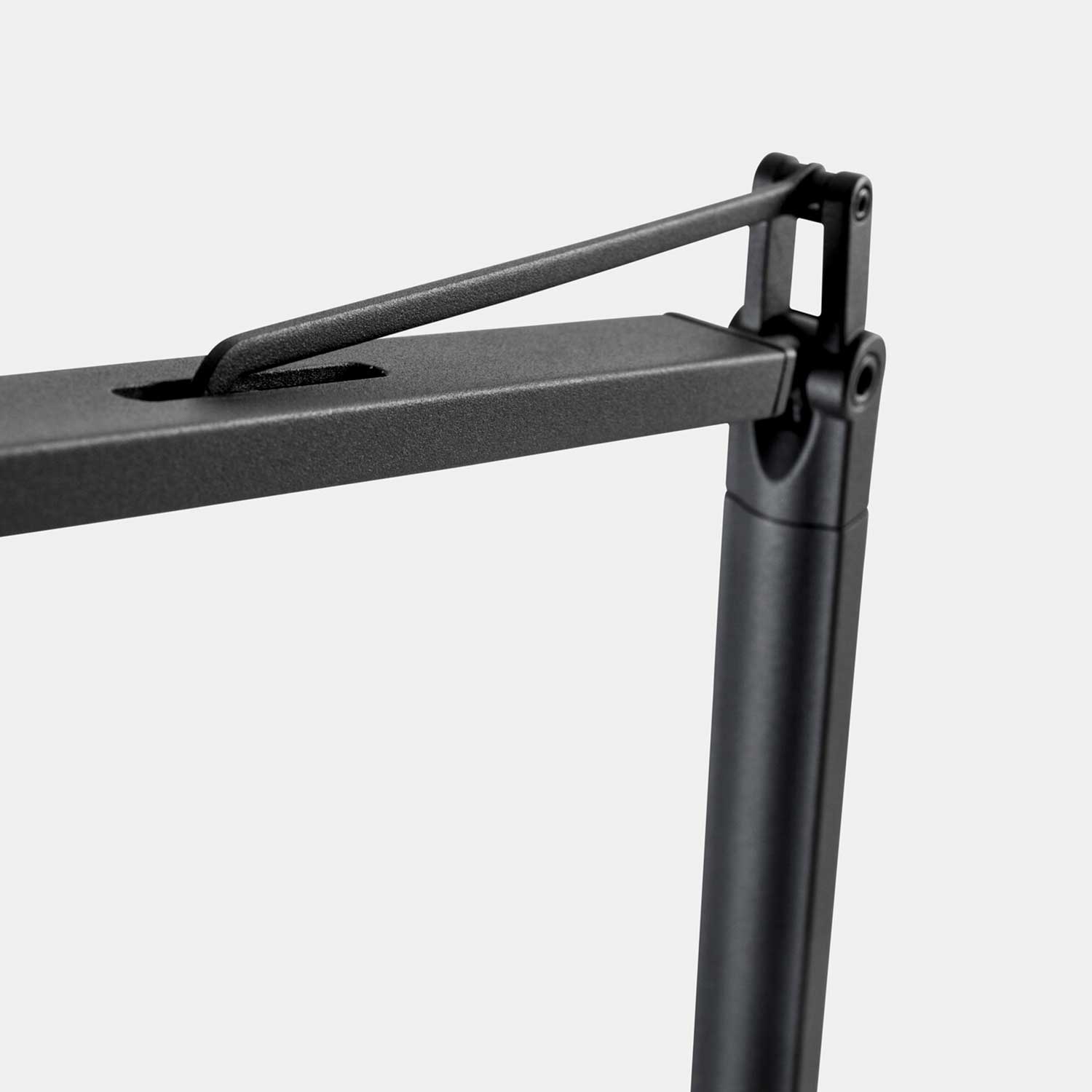 Maca - Minimalist design LED desk lamp