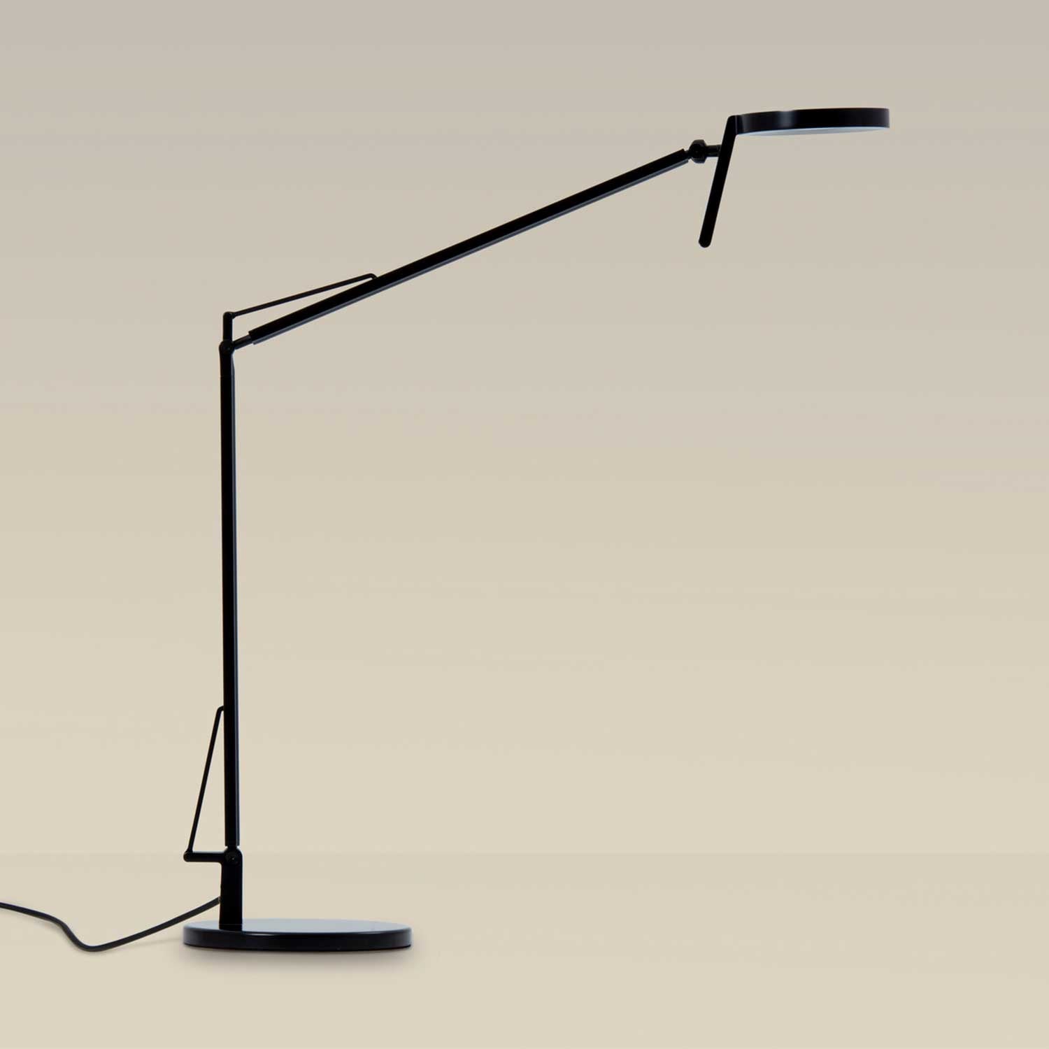 Maca - Minimalist design LED desk lamp