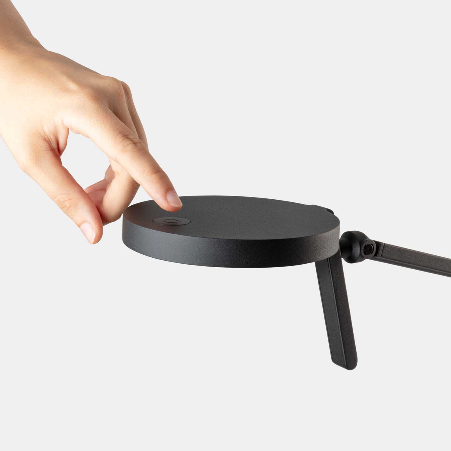 Maca - Minimalist design LED desk lamp