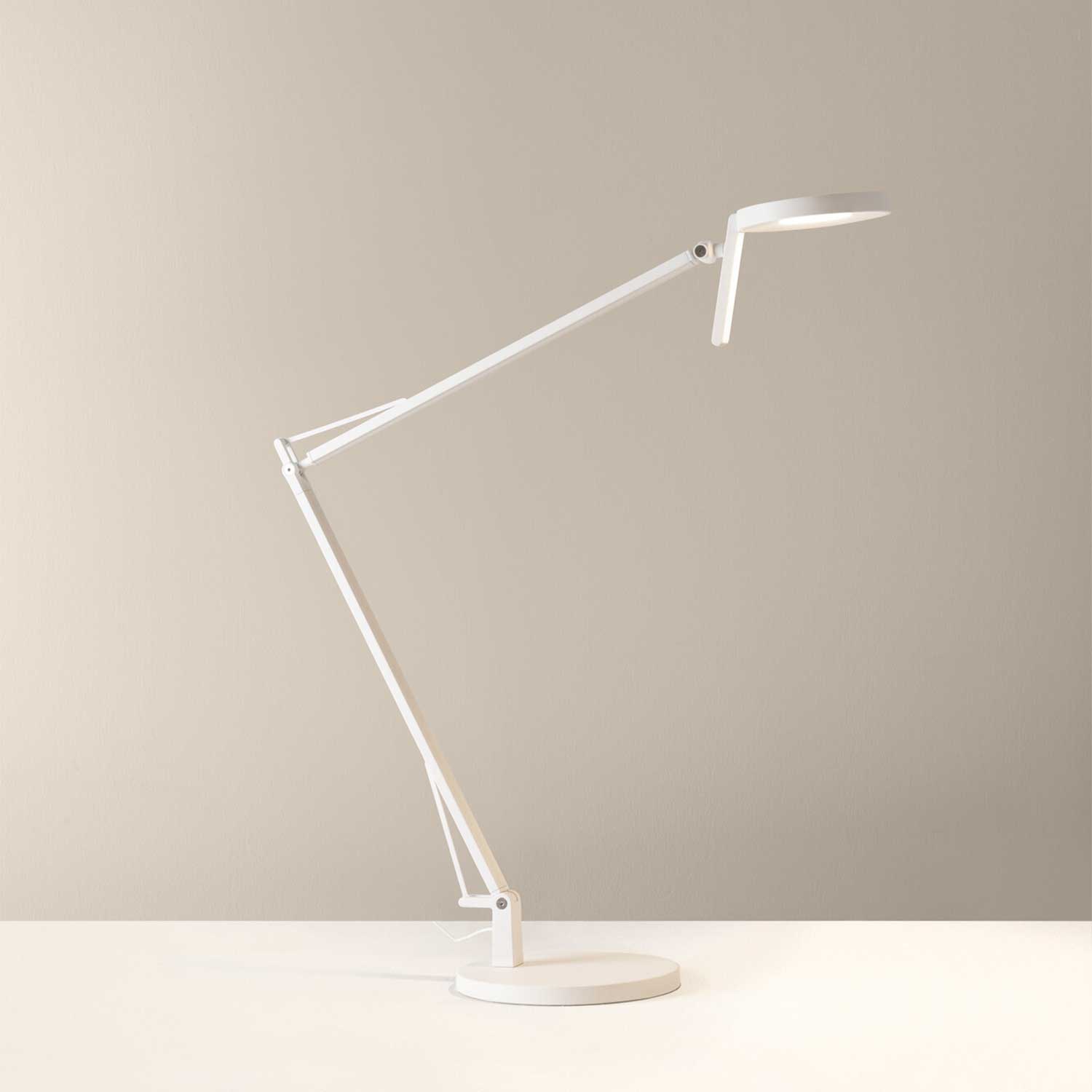 Maca - Minimalist design LED desk lamp