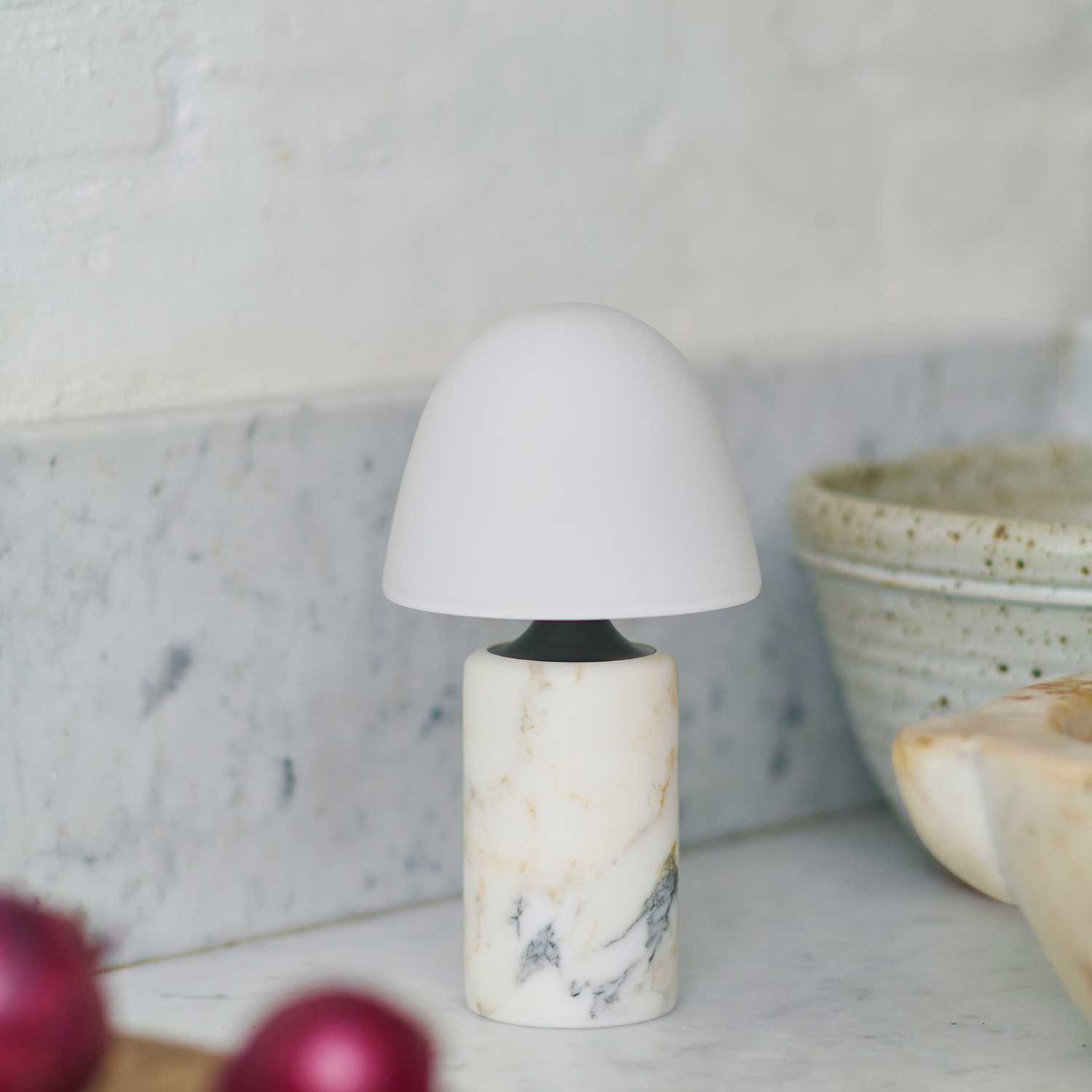 Fuse - Wireless design lamp in alabaster and brass