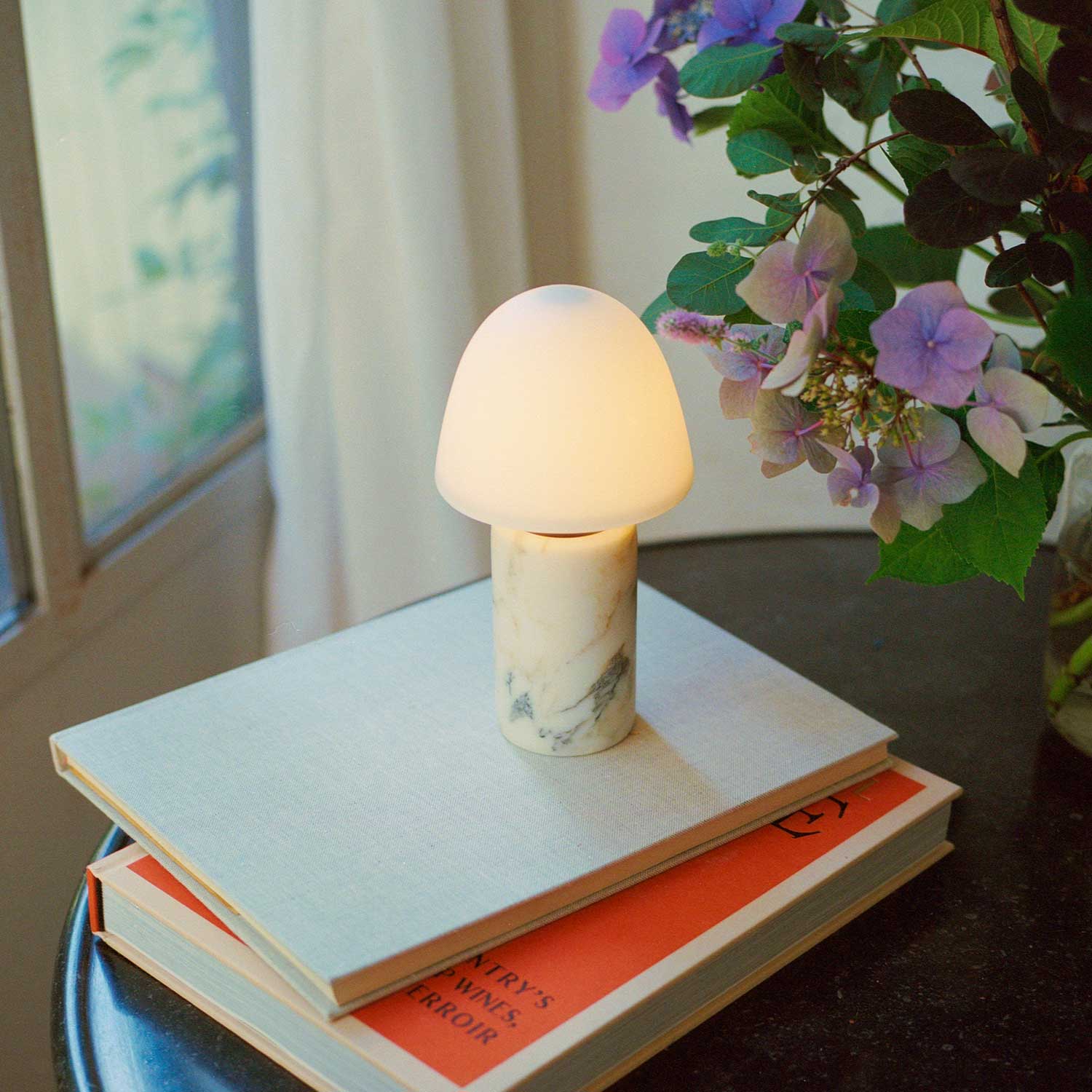 Fuse - Wireless design lamp in alabaster and brass