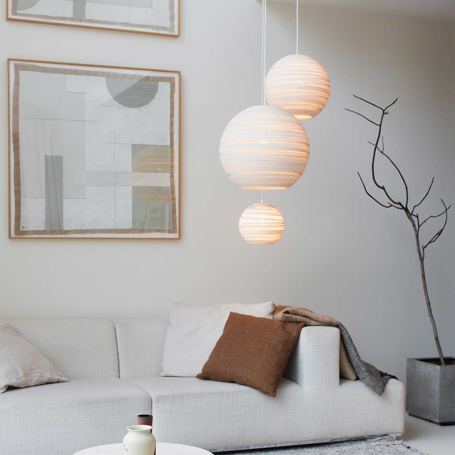 Scraplights Moon - Grande suspension boule en carton pour salon
