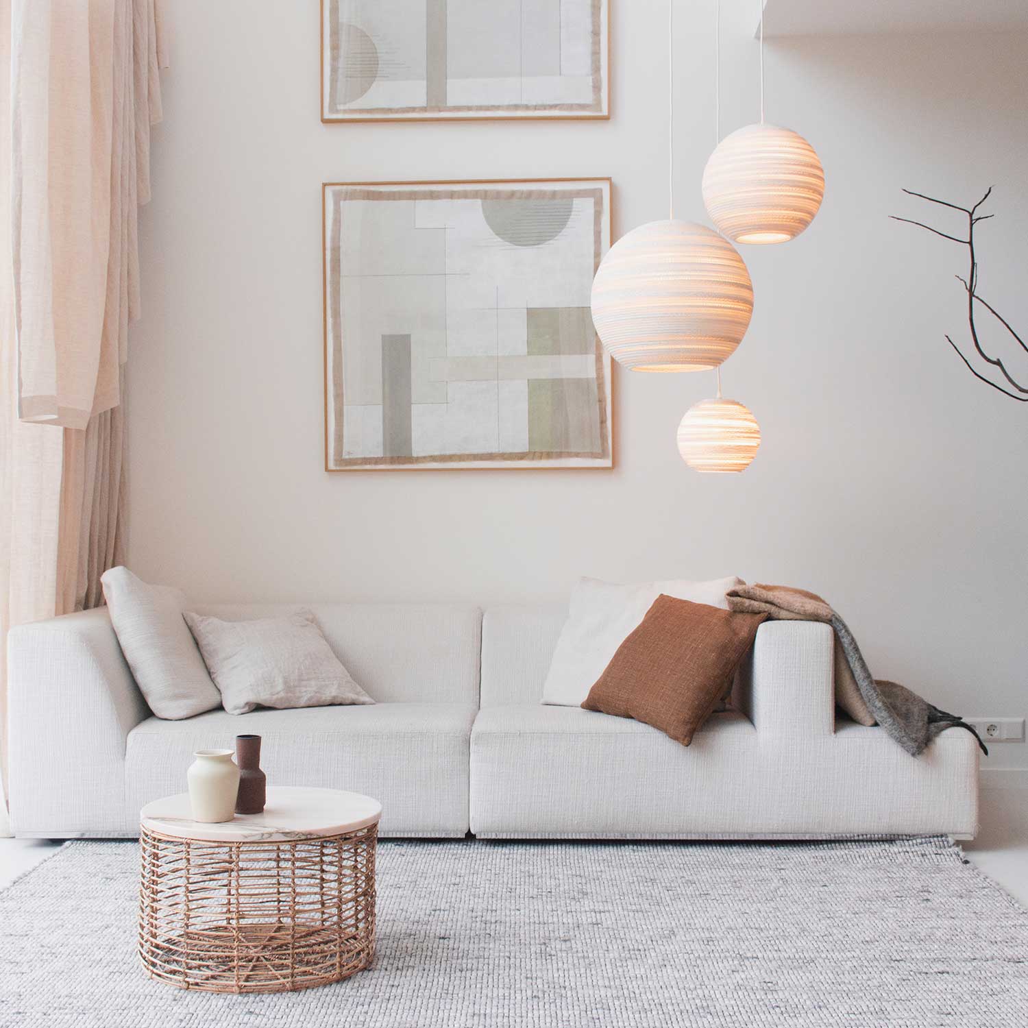 Scraplights Moon - Grande suspension boule en carton pour salon