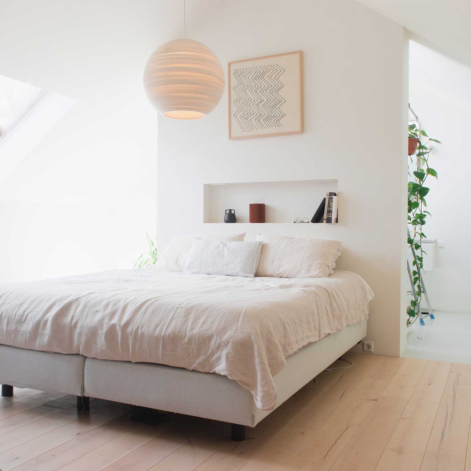 Scraplights Moon - Grande suspension boule en carton pour salon