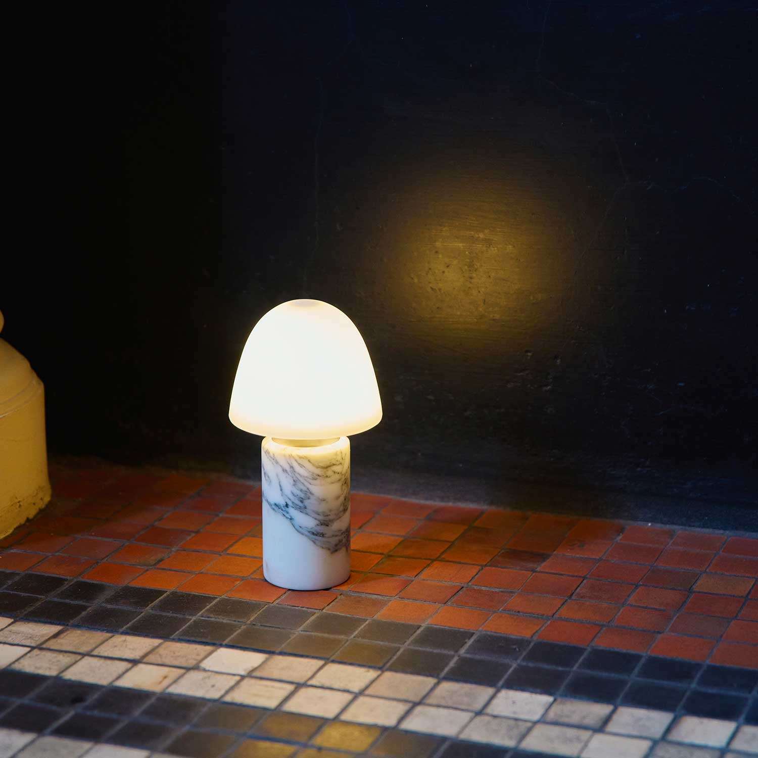 Fuse - Wireless design lamp in alabaster and brass