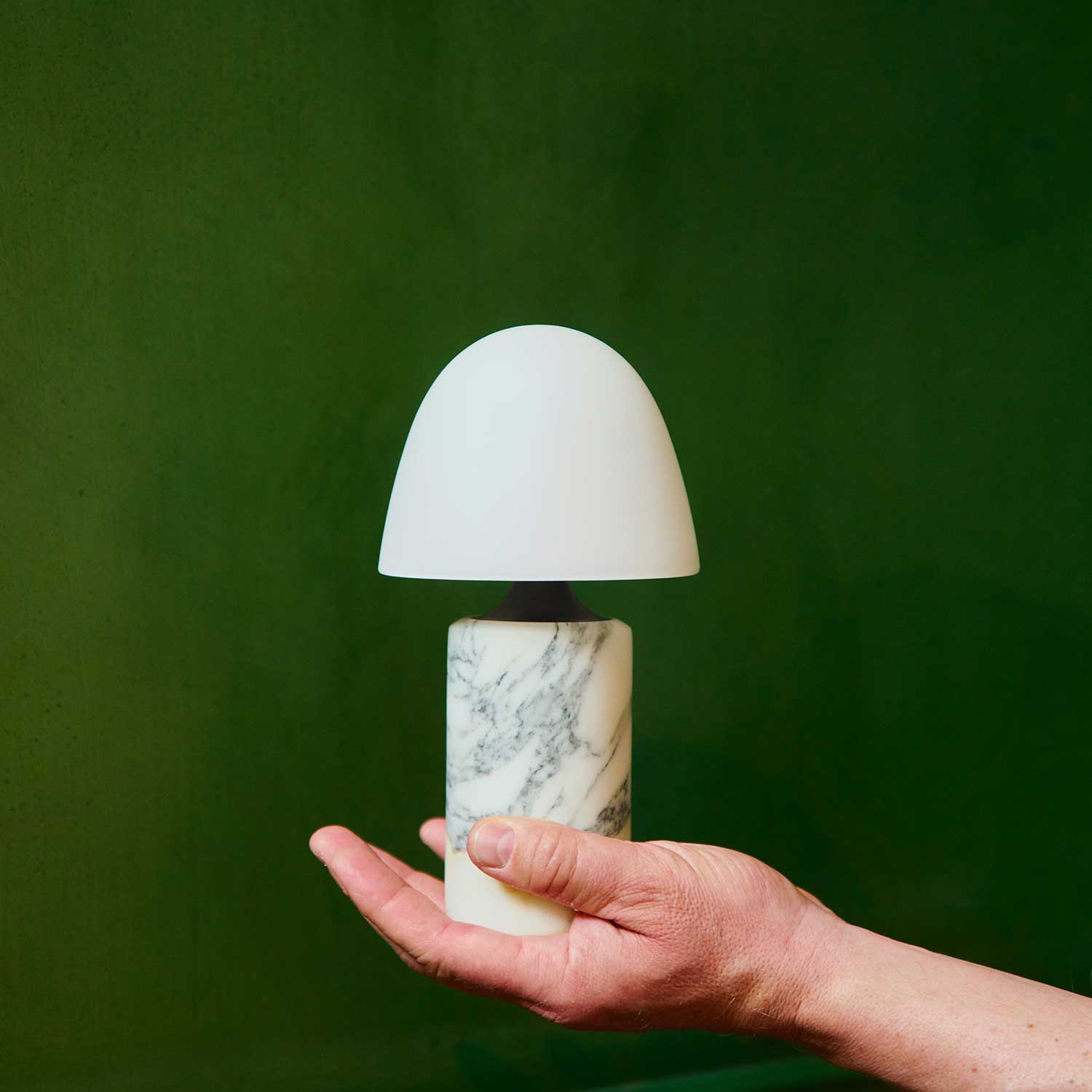 Fuse - Wireless design lamp in alabaster and brass