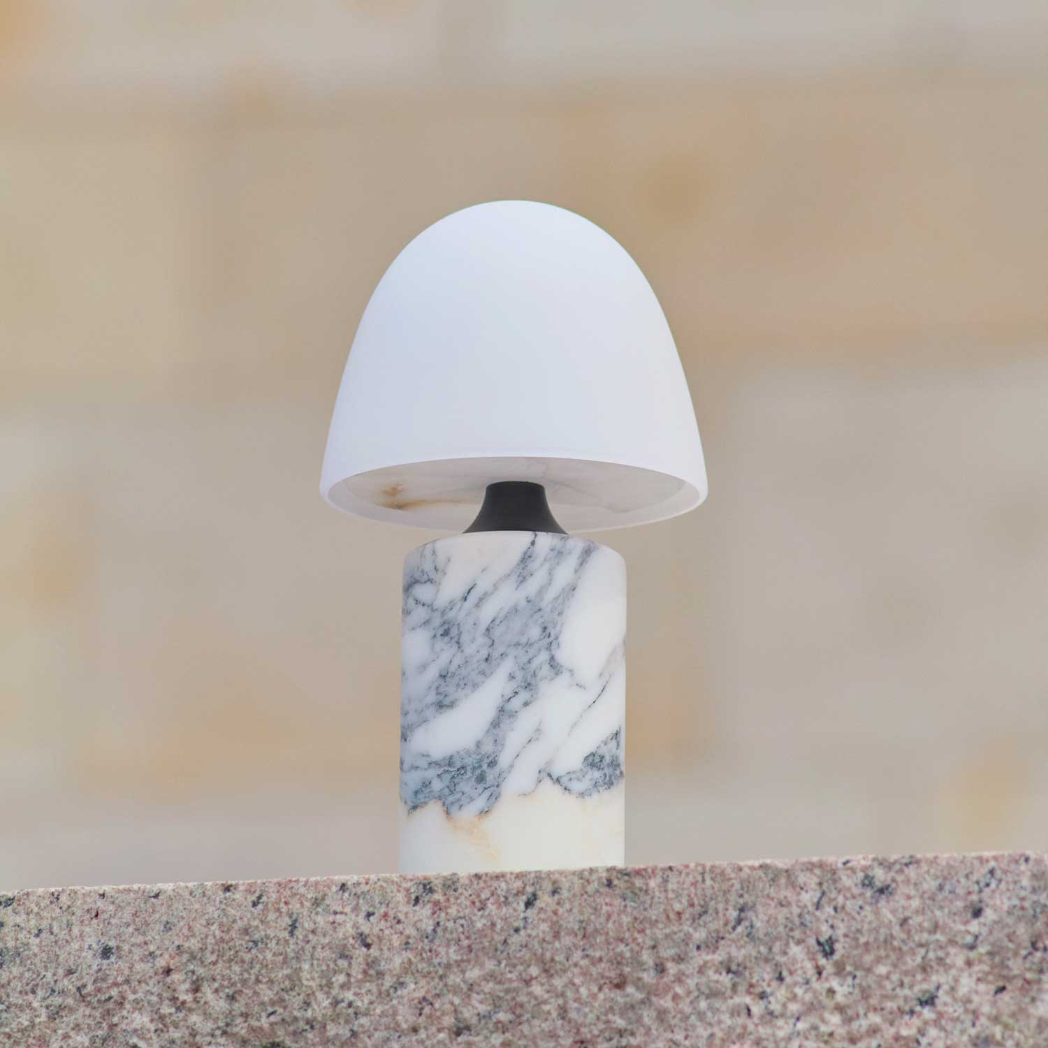 Fuse - Wireless design lamp in alabaster and brass